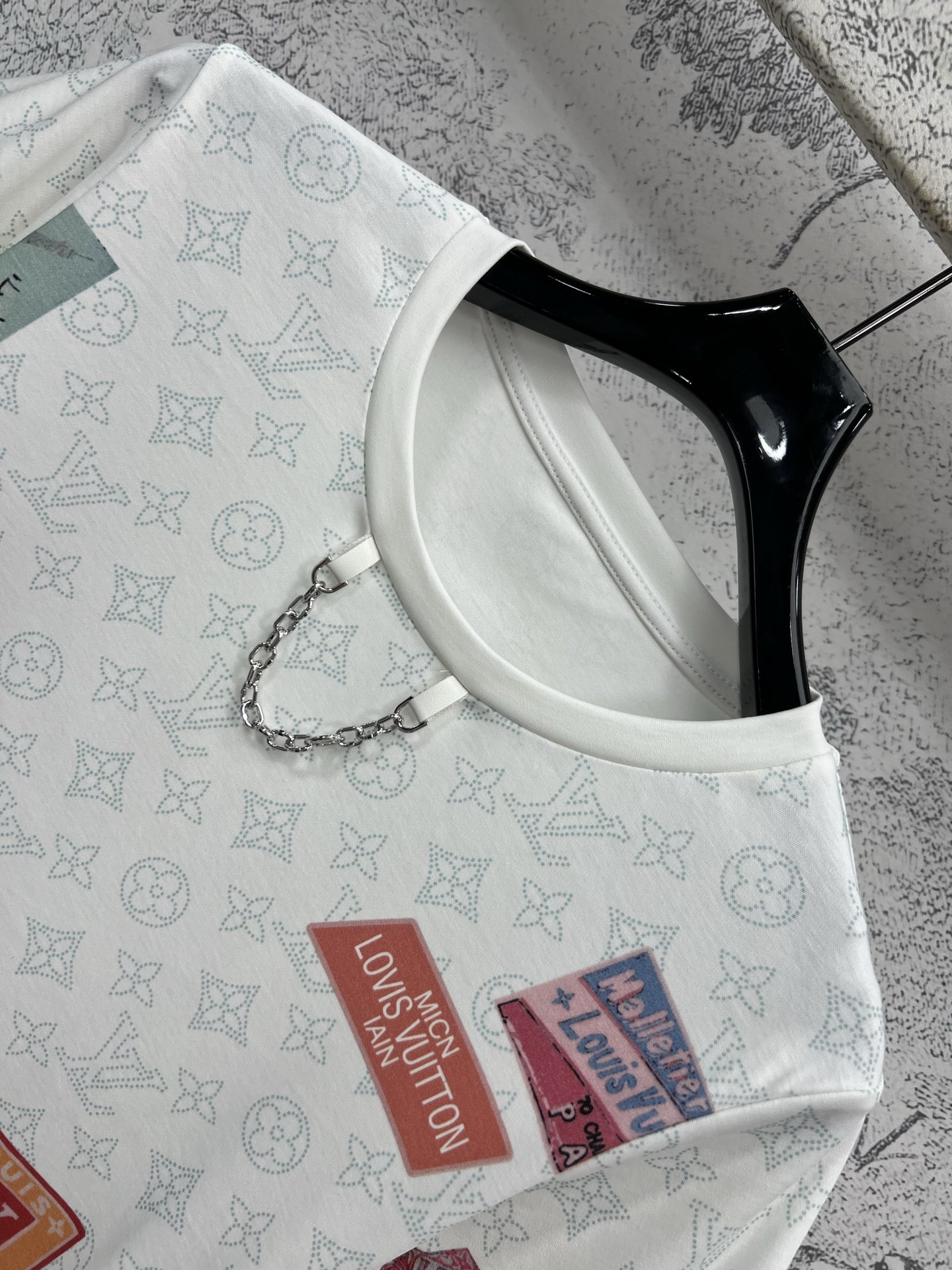 L家 25早春新款Monogram 图案老花提花短款短袖T恤 定制Monogram 图案印花暗纹老花纯棉