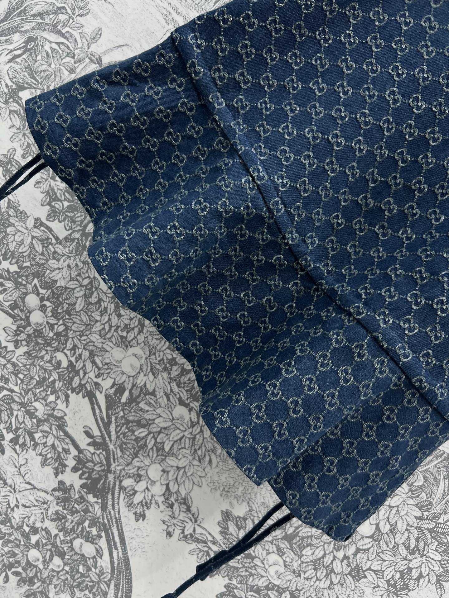 G家 25早春新款 Polo领背心连衣裙 定制提花牛仔面料 质感高级 一系列搭配上身复古又时髦减龄 超拉