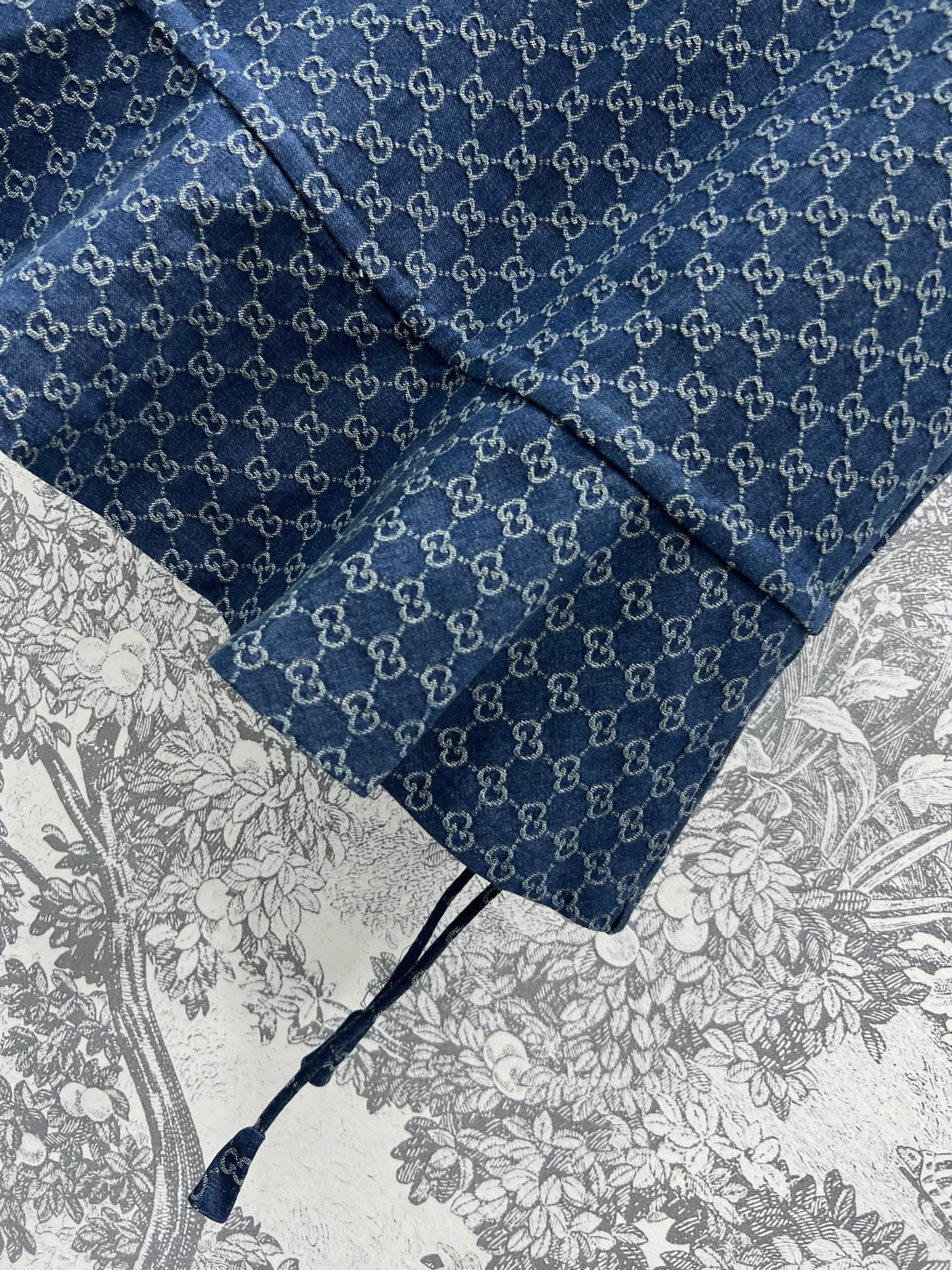 G家 25早春新款 Polo领背心连衣裙 定制提花牛仔面料 质感高级 一系列搭配上身复古又时髦减龄 超拉