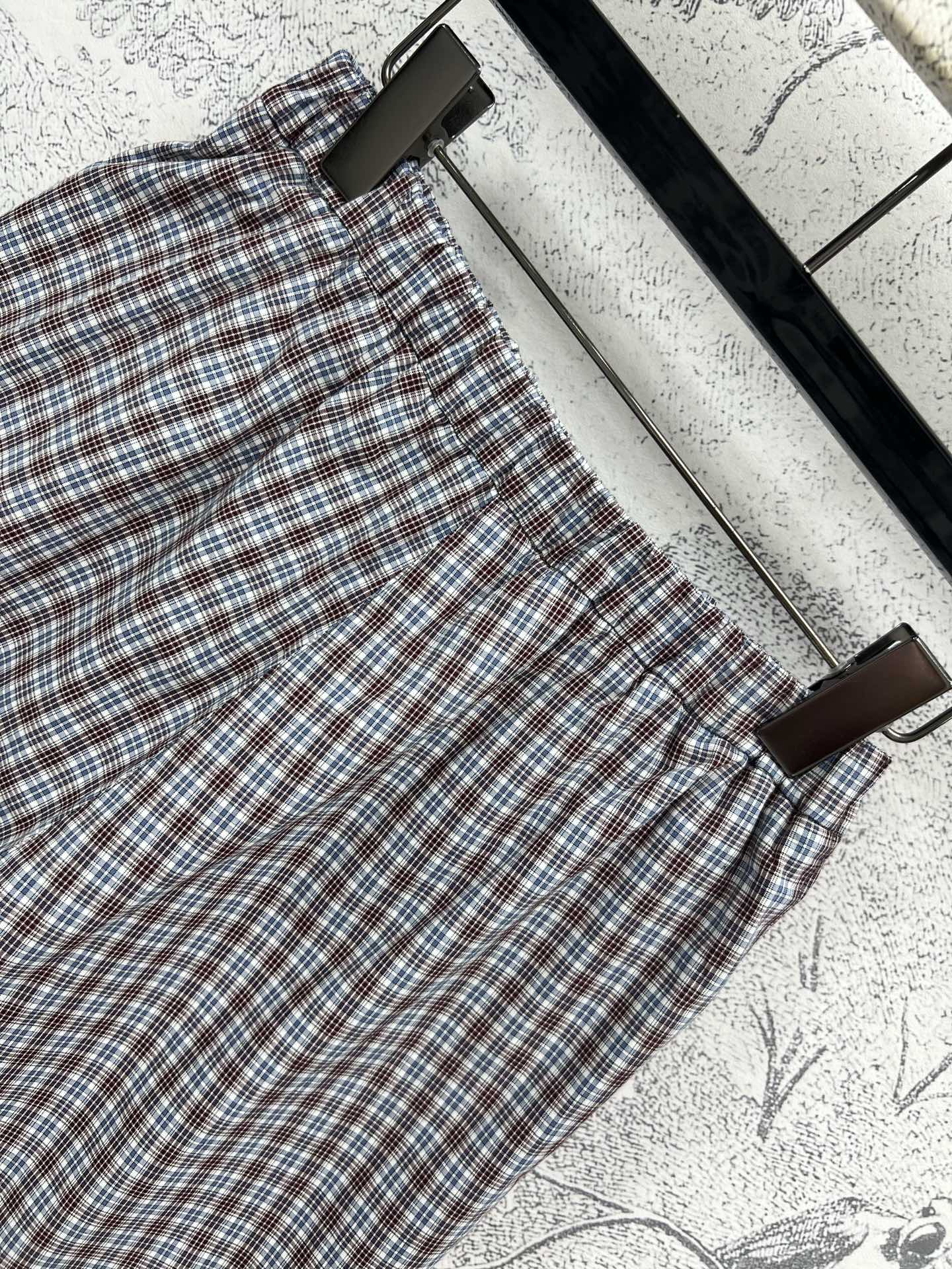 Miu 25早春新款 格纹系列 连帽休闲外套+百褶短裙+ 百褶半身裙 文艺复古少女风气质单品 双口袋设计