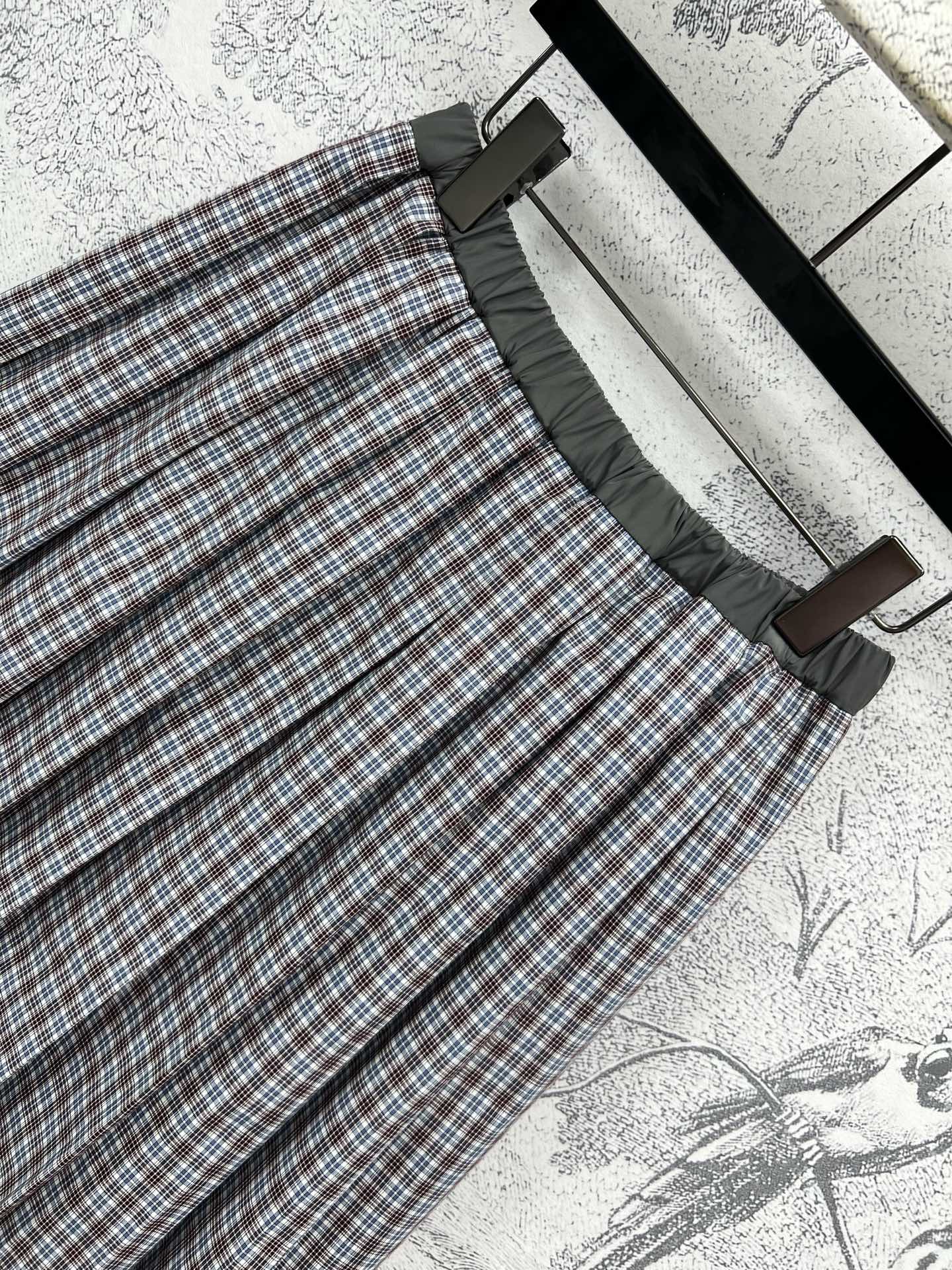 Miu 25早春新款 格纹系列 连帽休闲外套+百褶短裙+ 百褶半身裙 文艺复古少女风气质单品 双口袋设计