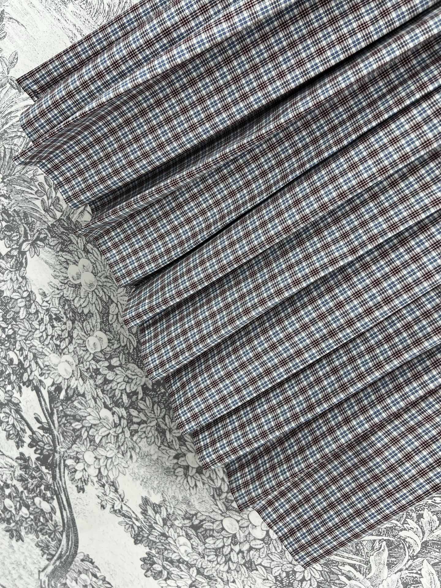 Miu 25早春新款 格纹系列 连帽休闲外套+百褶短裙+ 百褶半身裙 文艺复古少女风气质单品 双口袋设计