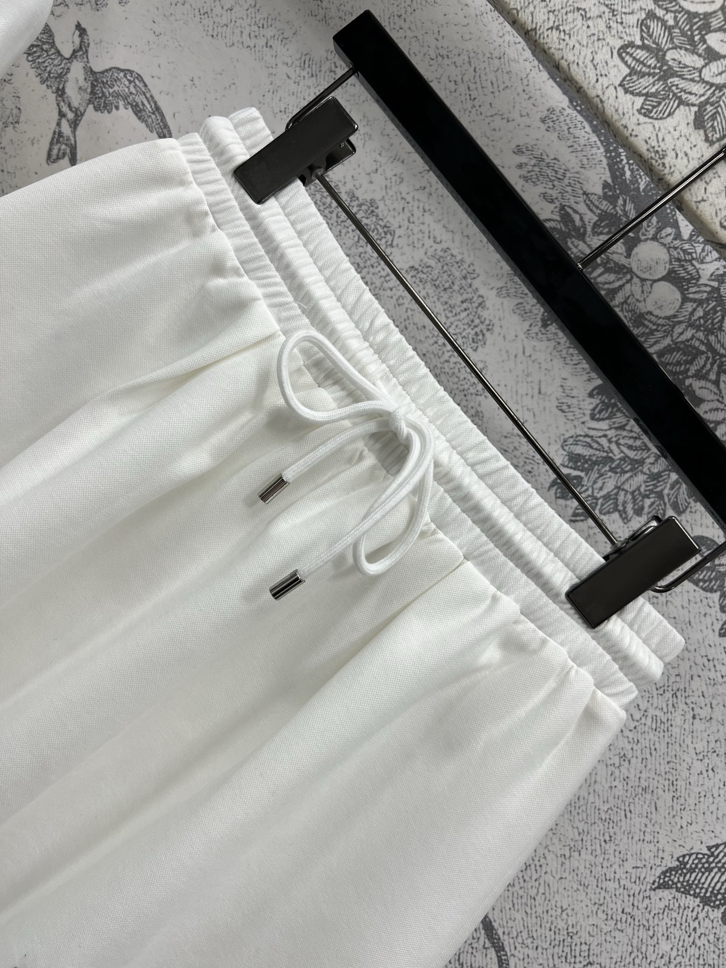 Miu 25春夏新款 Polo领短袖上衣+半身裙套装 休闲又舒适透气 简简单单的搭配 上身干净又清爽 一