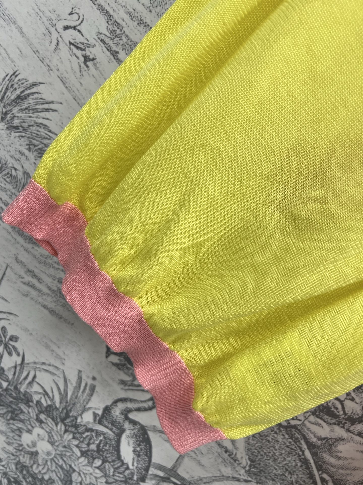 Miu 25春夏新款 针织吊带背心 名媛必入神器 刺绣logo小标低调奢华 万能百搭 单穿性感 内搭版型