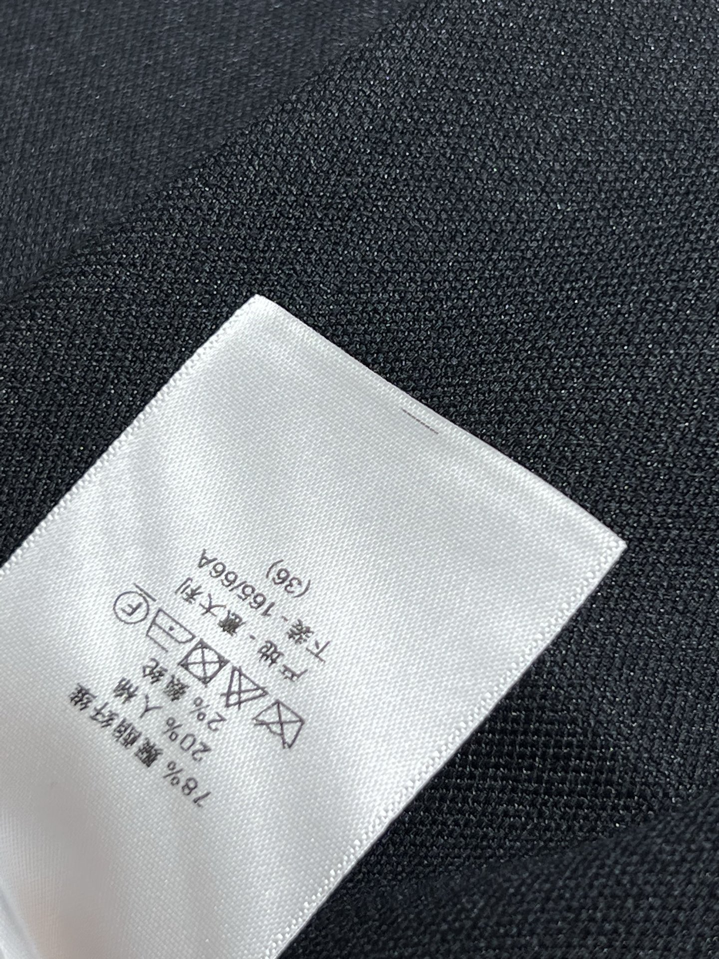 L家 25春夏新款 双排扣压褶阔腿裤 高腰裤型设计 一秒穿出大长腿 船锚⚓️五金色双排纽扣点缀 精致感满
