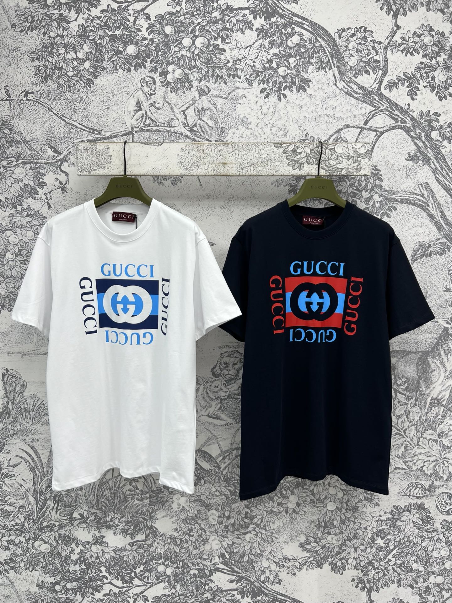 NO:332208,G Home 25 Spring and Summer New Style Sports Short-sleeved Letter Logo Pattern Round Neck T-shirt Large Glogo Pattern Print Decoration Fashionable and Personalized Super versatile Classic Round Neck Style Not Picking the Body at all, especially good-looking The upper body is age-reducing and cool. Any combination can be worn to show the cool and handsome feeling of youthful age-reducing Two-color three-code SML, gucci, T-shirt, tees, t-shirt, alexander wang19860909G家 25春夏新款 运动短袖字母logo图案圆领T恤 胸前大Glogo图案印花装饰 时尚又个性 超级百搭 经典的圆领版型 完全不挑身材 特别好看 上身减龄又酷 随便搭配 都能穿出青春减龄的酷帅感 两色三码 SML,,gucci,T-shirt,tees，t-shirt,alexander wang,Women's clothing