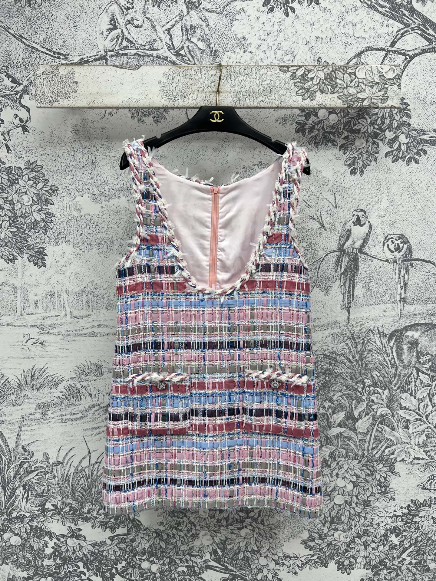 NO:334783,Small fragrance style 25 spring and summer new style, colored woven tweed series, large U-neck vest top   large U-neck vest dress   paired trousers skirt, high-end color, not fancy, very beautiful details, elegant and sweet, small short jacket with skirt, a series of top-body, celebrity and girlish style, sold separately, one color, three sizes, SML, skirts, jackets & coats, alexander wang19860909小香风 25春夏新款 彩色编织粗花呢系列 大U领背心上衣 大U领背心连衣裙 搭片裤裙 色彩高级不花哨 很美的细节 优雅中带着甜美气息 小短款外套搭配半裙 一系列搭配上身名媛又少女范 分开出售 一色三码 SML,,skirts,jackets & coats,alexander wang,Women's clothing