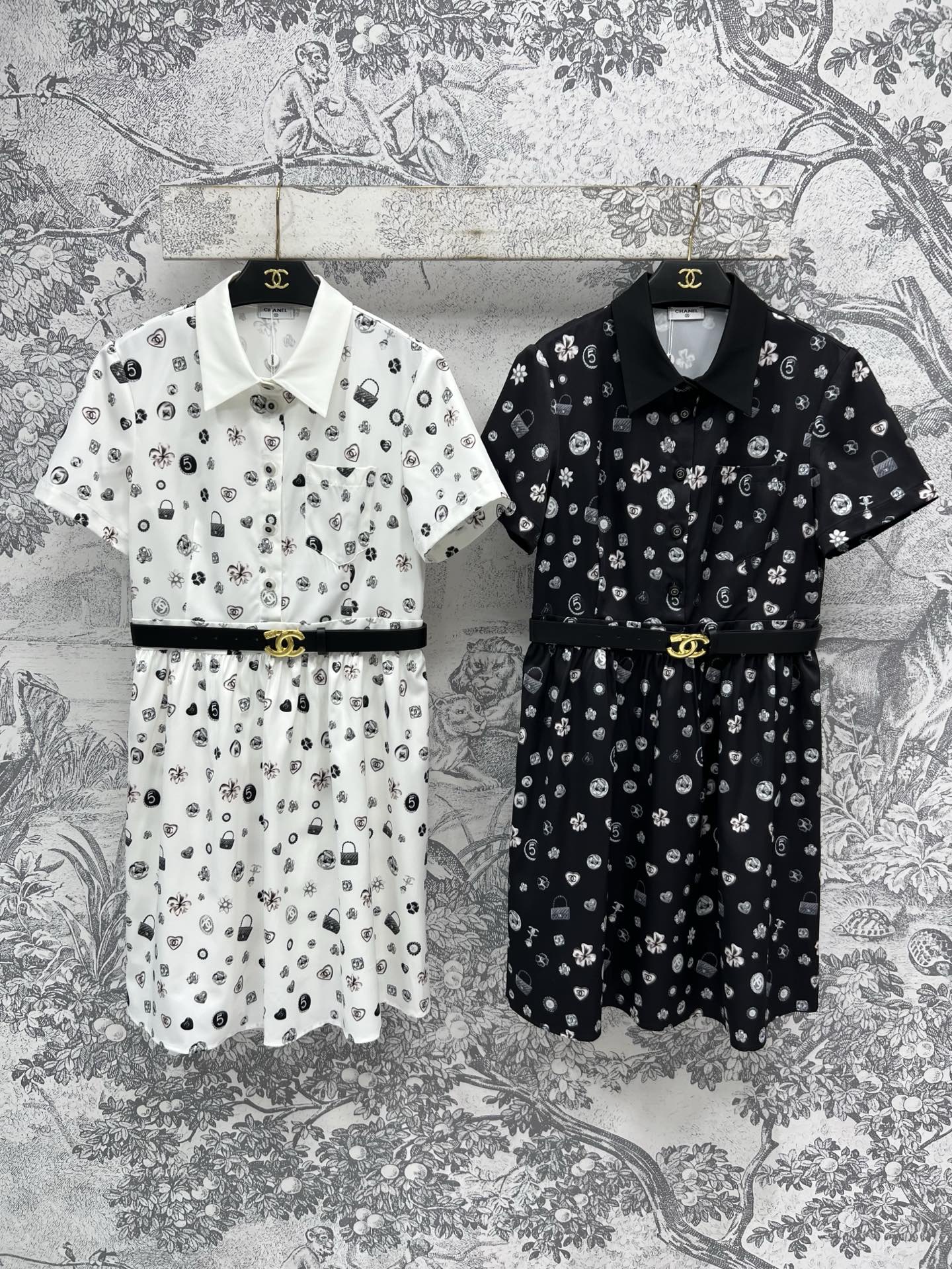 NO:410872,Small fragrance style 25 spring and summer new brand logo printed short-sleeved dress temperament small lapel design waist with logo belt waist slimming waist pleated skirt hem clean and neat tailoring elegant and atmospheric, and a little girlish skirt styling. Full-print brand logo pattern decoration embellishment displays classic and eternal fashion, wears elegant lady style, commuting and dates are very good, two colors and three codes, skirts, T-shirt, alexander wang19860909小香风 25春夏新款 品牌logo印花短袖连衣裙 气质小翻领设计 腰间搭配logo腰带收腰显瘦 腰部褶皱大裙摆 干净利落的剪裁优雅大气 又带点少女感裙摆造型 满印品牌logo图案装饰点缀 展示经典永恒时尚 穿出优雅的淑女风 通勤约会都很不错 两色三码,,skirts,T-shirt,alexander wang,Women's clothing