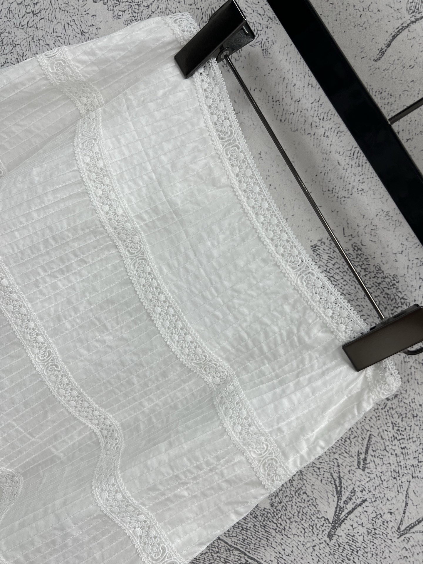 CE家 25春夏新款 凯旋门蕾丝拼接系列 短袖上衣+半身裙+Polo领短袖连衣裙 优雅的凯旋门蕾丝拼接肌