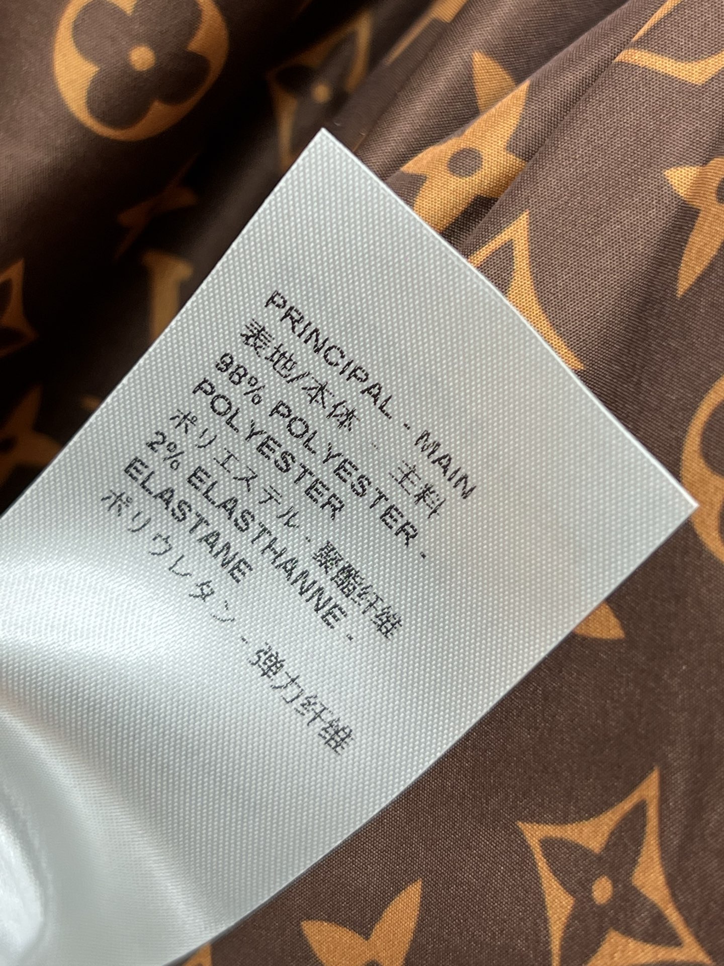 L家 25春夏新款 泡泡袖荷叶边上衣+高腰七分裤 荷叶边下摆短款设计 搭配高腰七分裤轻松穿出黄金比例身材