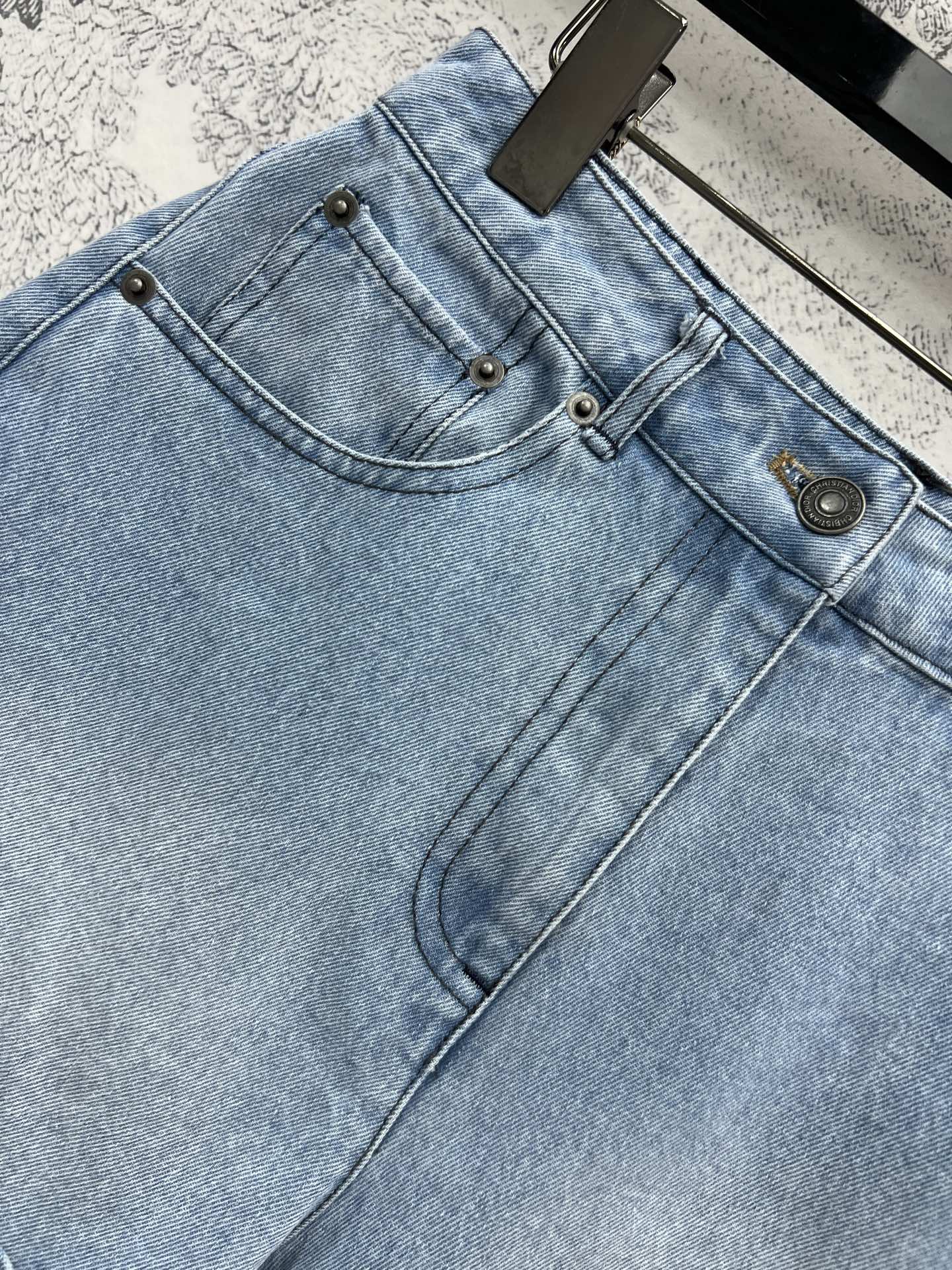 D家 25夏季新款 内提花老花牛仔系列 翻领夹克外套+飞袖外套+飞袖连衣裙+卷边短裤+半身裙+卷边长裤 