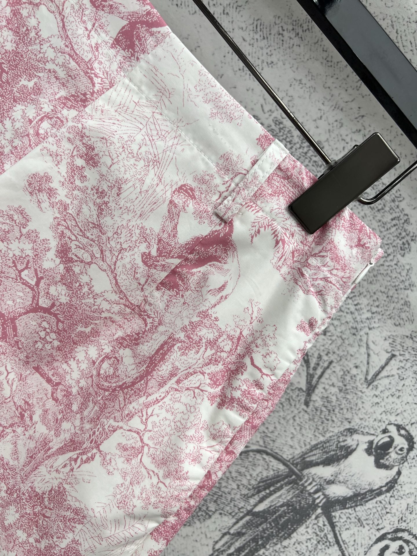 D家 25夏季新款 丛林印花高腰短裤 超级舒适 低调又时髦 耐看永不过时 质感超赞 高腰小热裤上身完美提