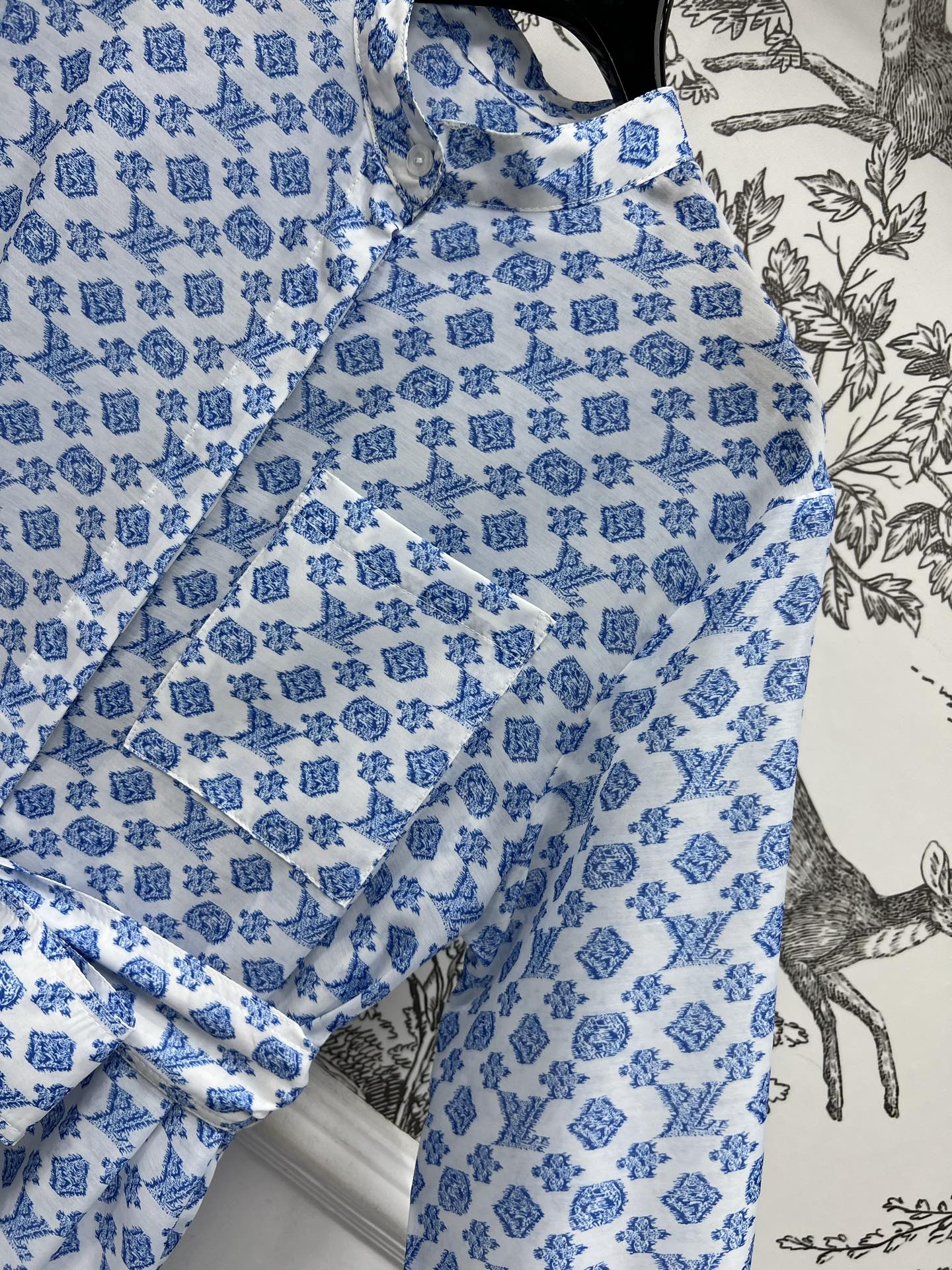 L家 25夏季新款 老花印花立领长款衬式连衣裙 满印经典老花印花彰显a品牌魅力 时髦又洋气 立领长袖长款