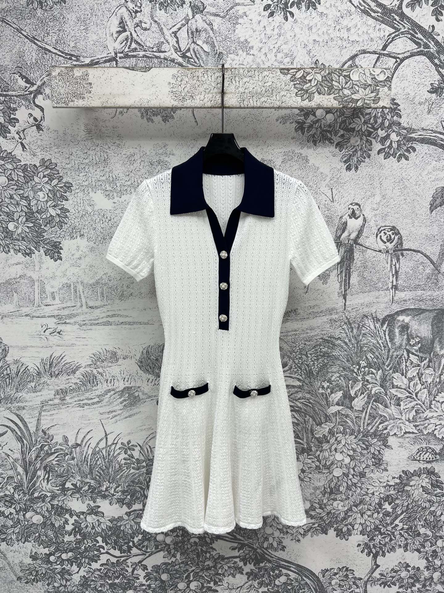 NO:428457,New summer style contrasting lapel short-sleeved knitted dress, super beautiful upper body, essential for daily wear, slim fit style, good figure, you can go out with the street with any combination, one color, three sizes SML, skirts, T-shirt, alexander wang19860909夏季新款 撞色翻领短袖针织连衣裙 上身超好看 日常穿搭的必备款 修身版型尽显好身材 随意搭配就能出街 一色三码 SML,,skirts,T-shirt,alexander wang,Women's clothing