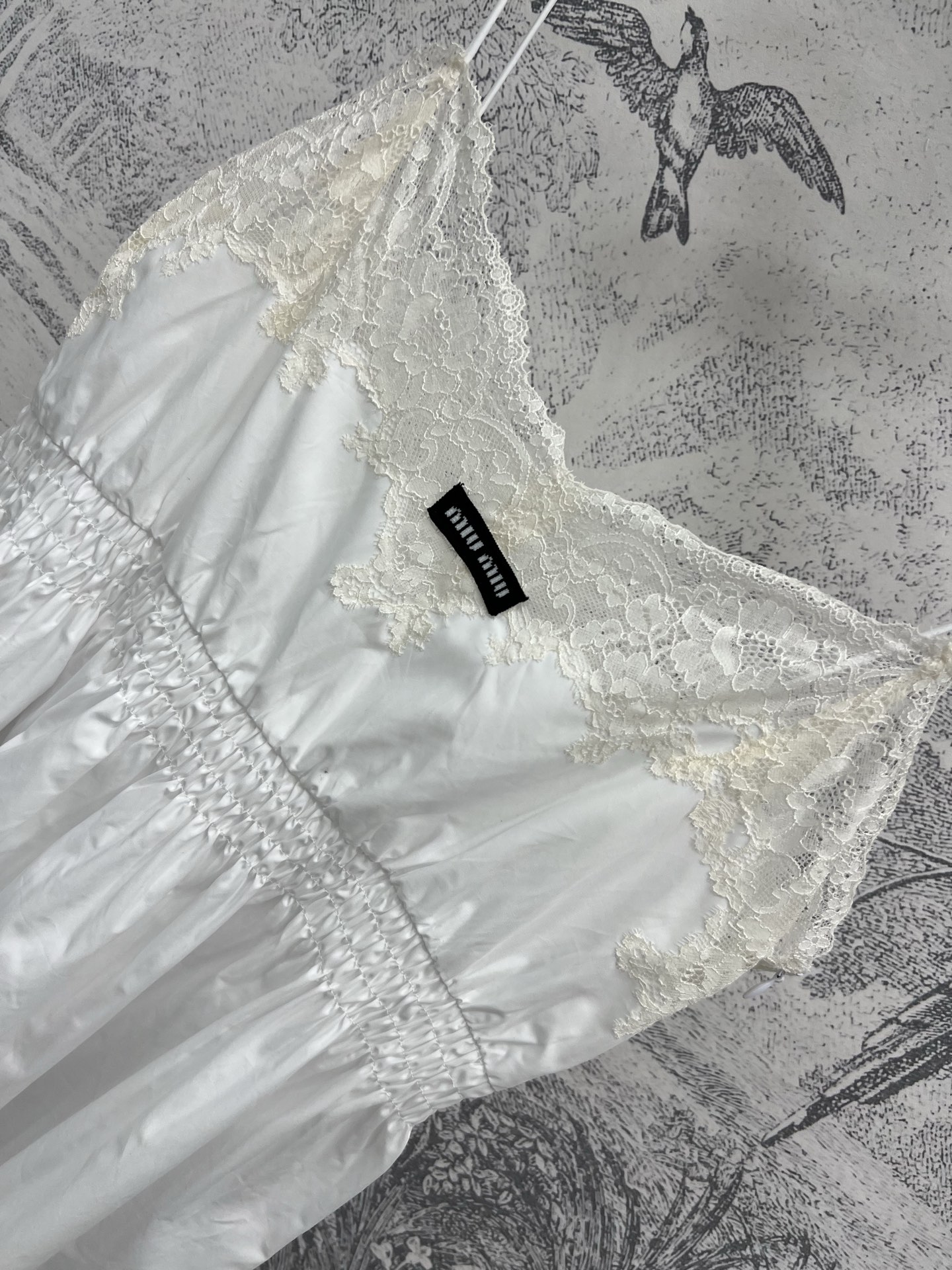 Miu 25夏季新款 吊带抹胸连衣裙  蕾丝设计上身飘逸灵动又显瘦性感 轻轻松松露出迷人锁骨 上身加分又