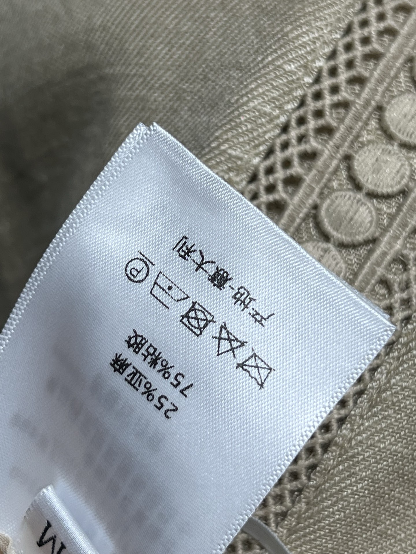 D家 25夏季新款 亚麻刺绣花边休闲裤 日常搭配休闲裤 松紧腰设计 阔腿直筒裤型 上身藏肉又显瘦 镂空刺