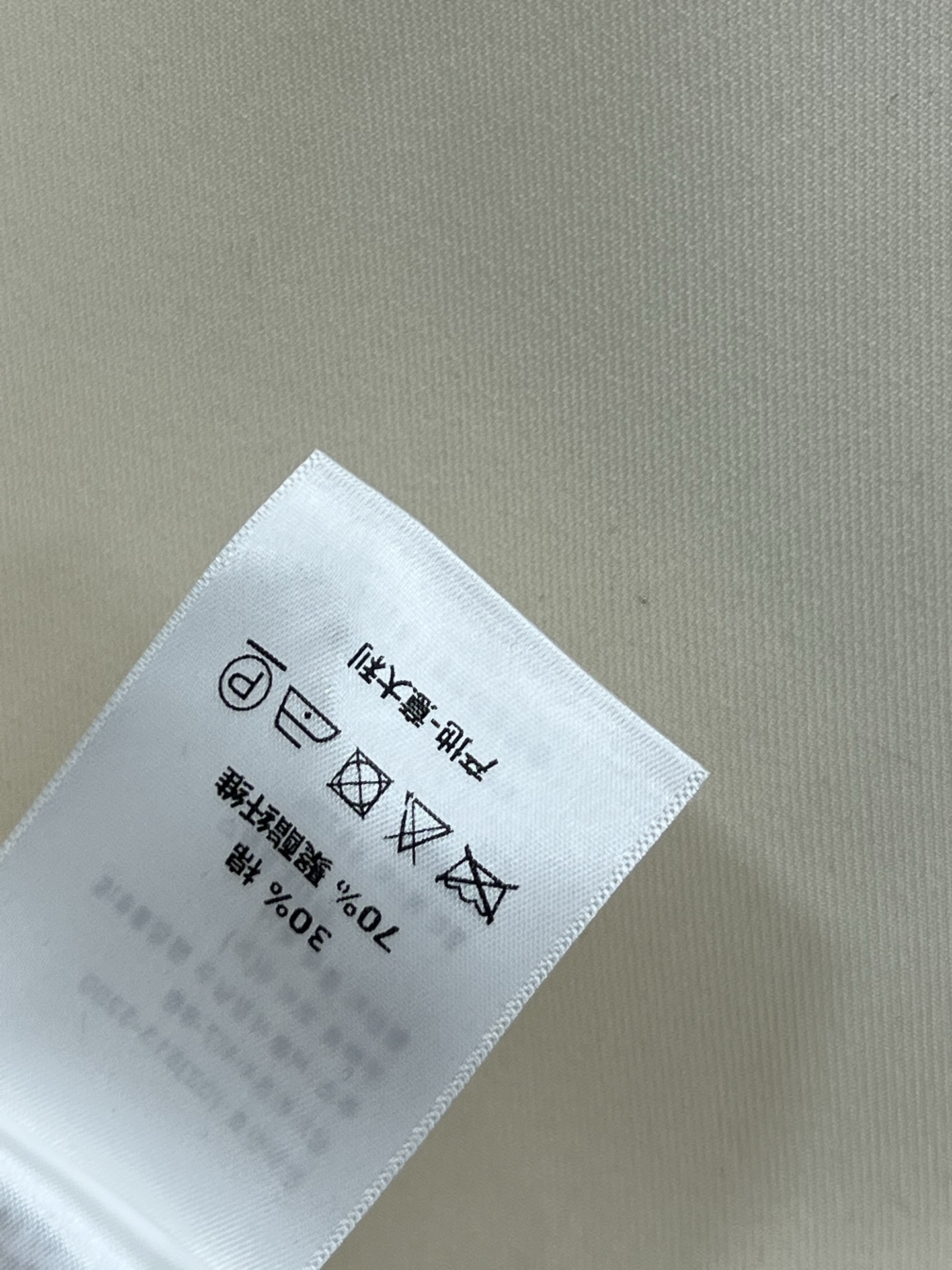 D家 25夏季新款 无袖肩扣直筒连衣裙 圆领背心设计 大气又优雅 右肩五角星⭐️扣饰点缀 简单又高级 上