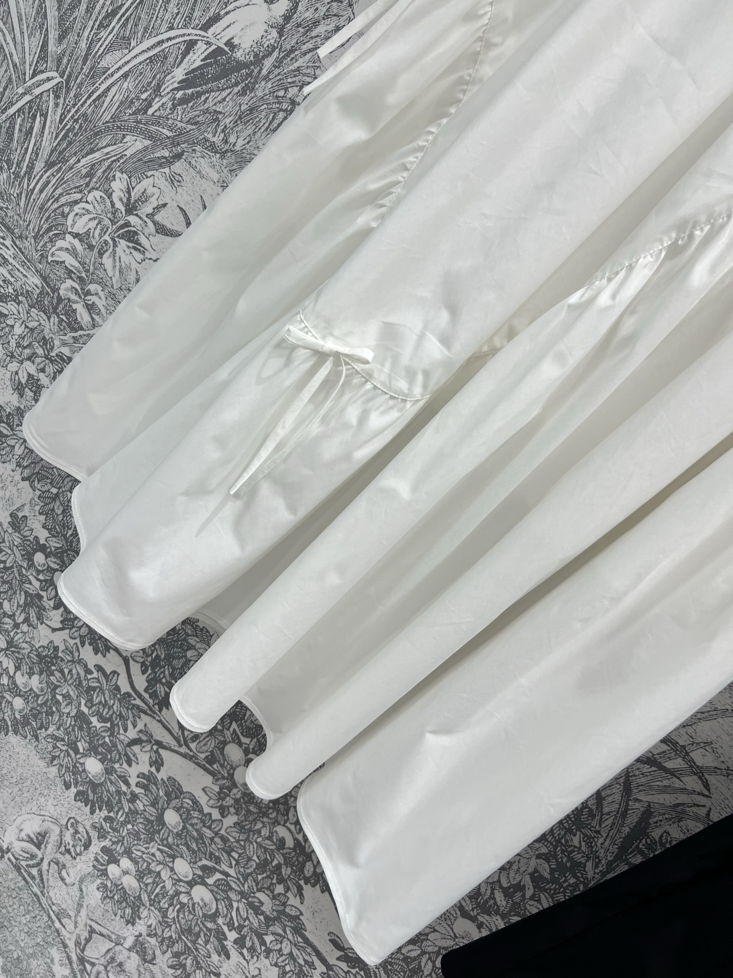 PD家 25夏季新款 三角标绑带蝴蝶结半身裙 蝴蝶结装饰大裙摆简直美到没朋友 高腰半身裙 优雅的代名词 