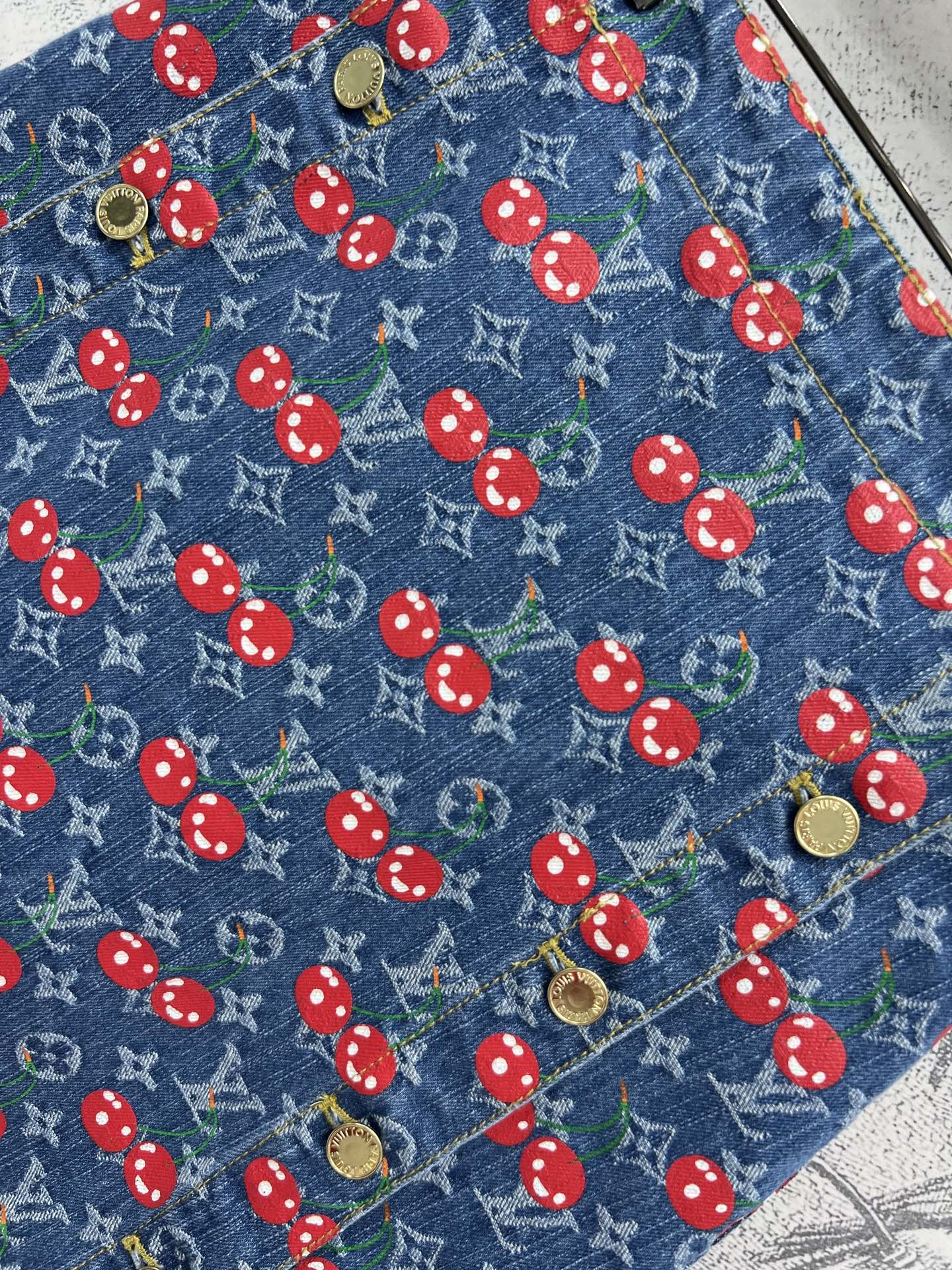 L家 25夏季新款 樱桃🍒老花牛仔系列 翻领夹克外套+背心连体裙+圆领马甲外套+双排扣短裙+短裤+阔腿长