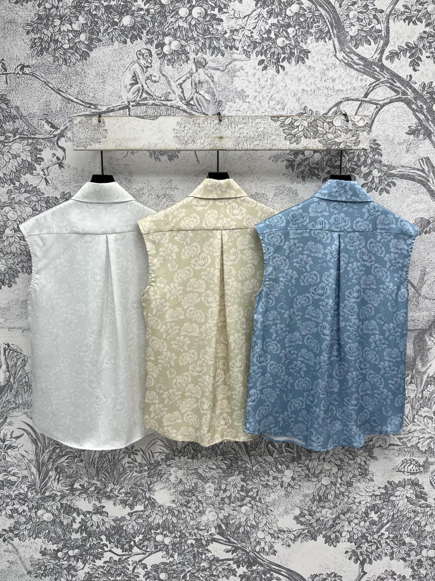 小香风 25夏季新款 暗纹花朵提花缎面系列 翻领无袖衬衫+九分裤+鱼尾半身裙 高级感满满 面料高级好打理