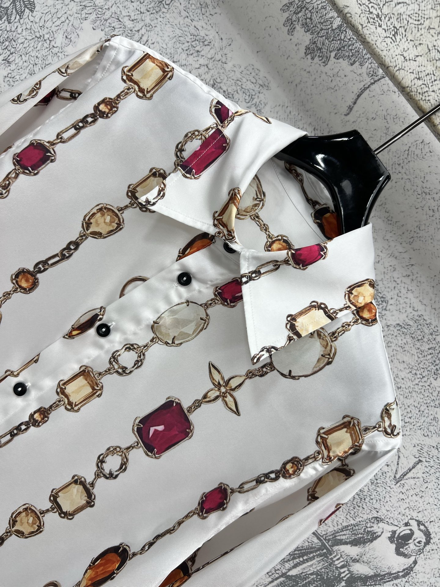 L家 25夏季新款 宝石链条⛓️印花系列 翻领衬衫+高腰阔腿裤+高腰半身裙 赋予摩登质感 定制满印宝石链