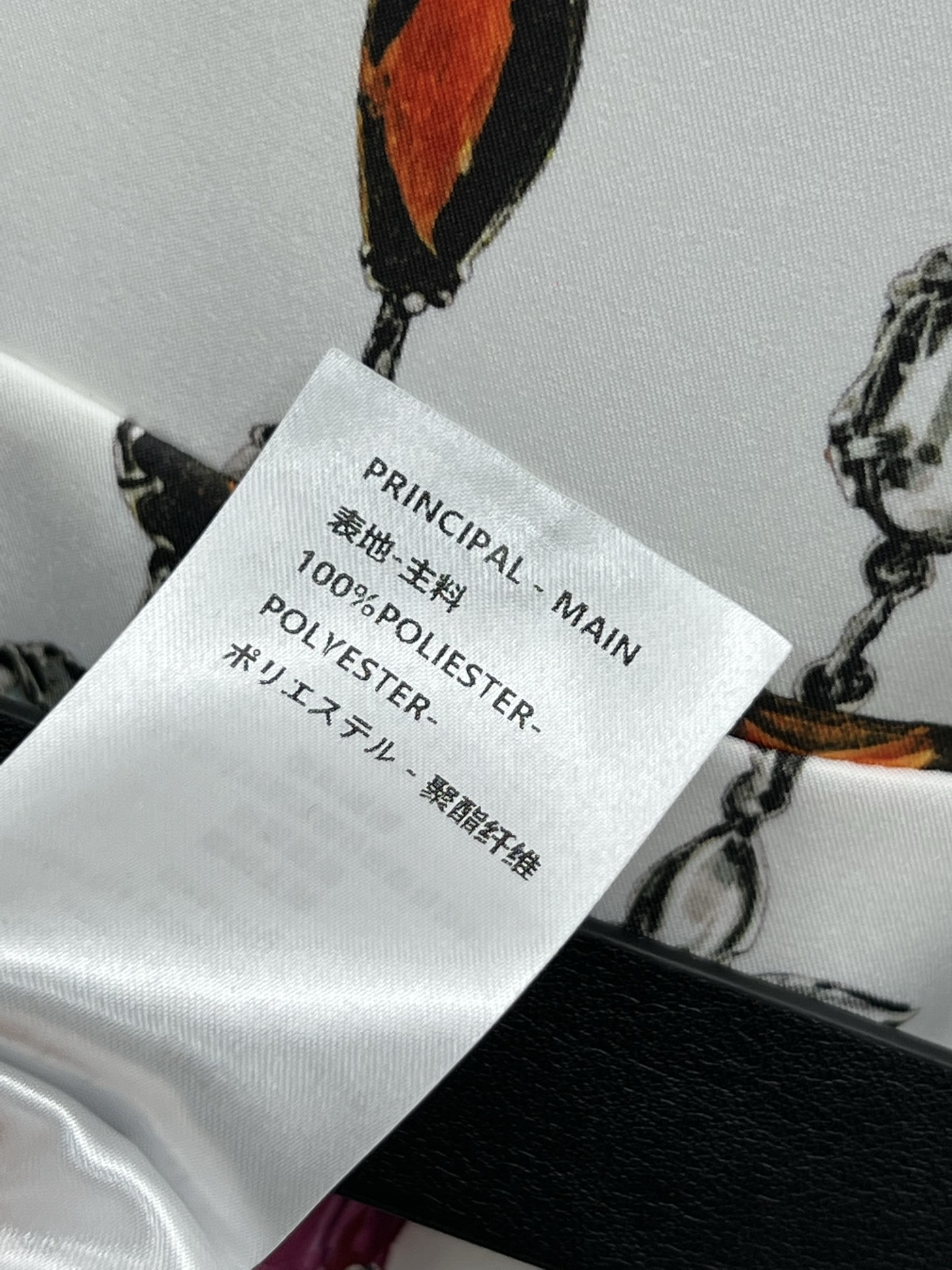 L家 25夏季新款 宝石链条⛓️印花翻领短袖连衣裙 经典小翻领设计 半排扣点缀 logo腰带收腰 轻松分