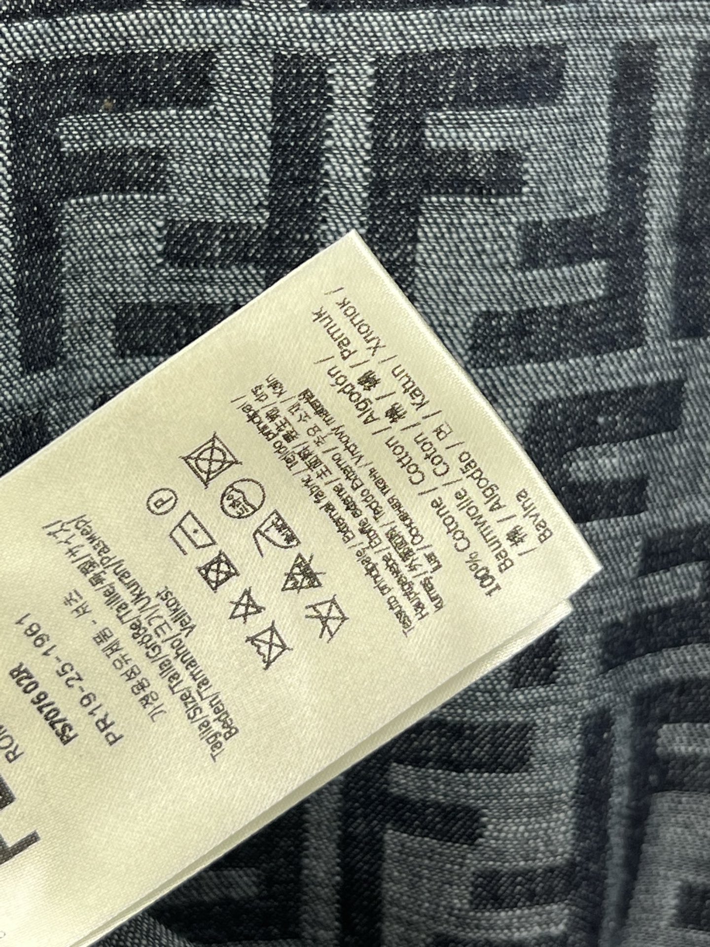FD家 25夏季新款 双F老花牛套装 翻领短袖衬衣+高腰短款 整个设计经典又充满大牌感 老花系列经典耐穿