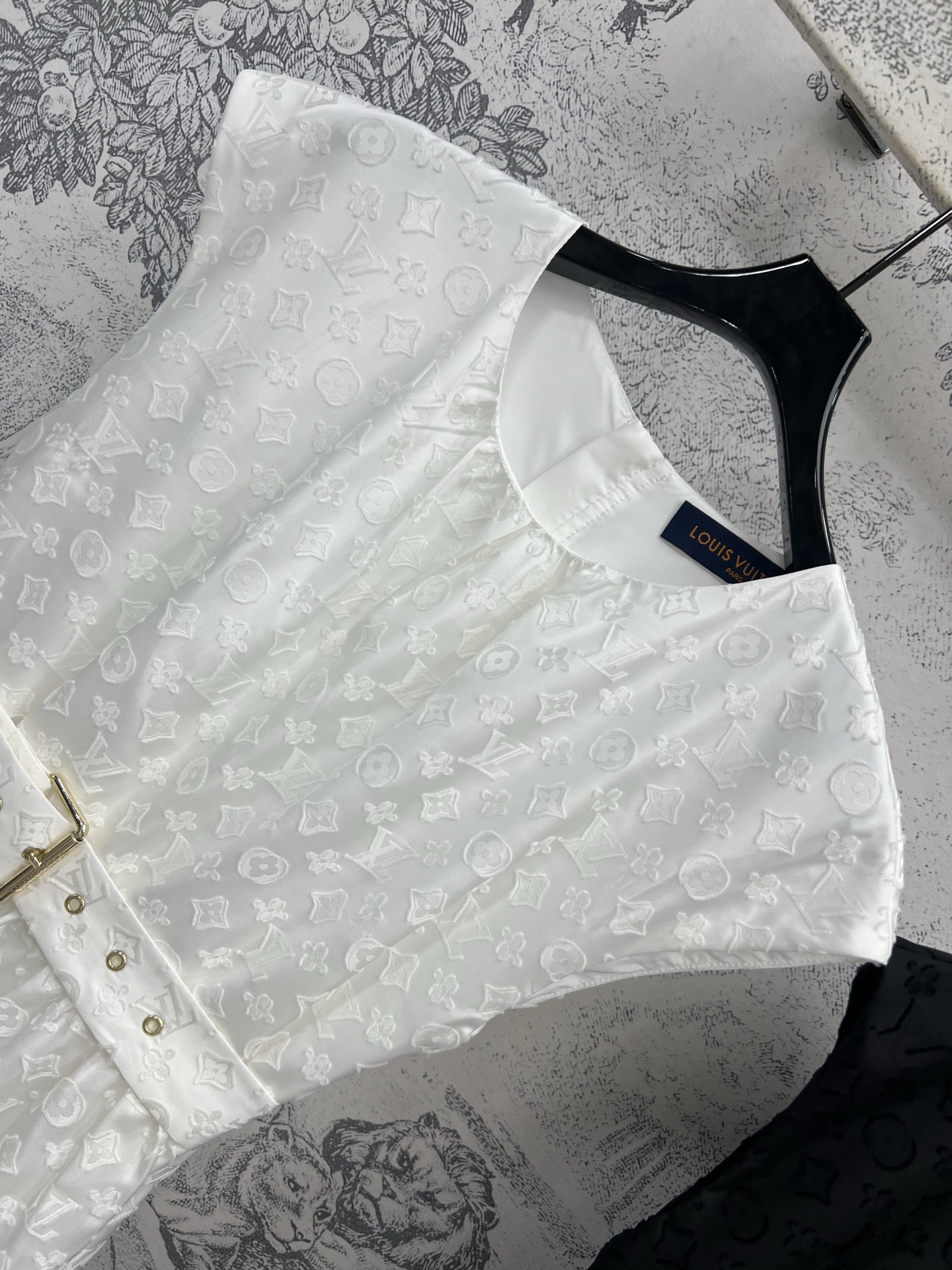 L家 25夏季新款 老花提花圆领无袖收腰连衣裙 小A宽松舒适不挑身材 经典的的提花面料质感超奈斯 整体金