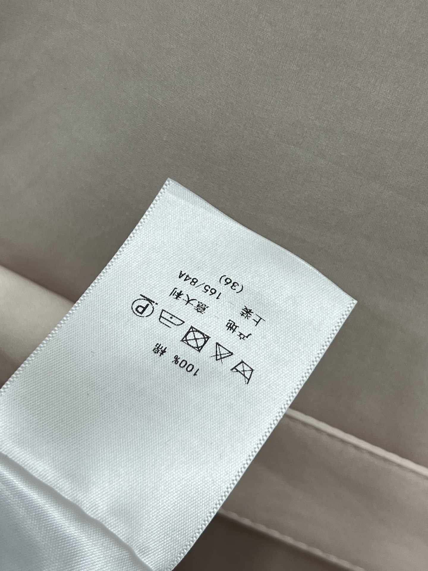 D家 25夏季新款 花卉印花翻领无袖连衣裙 纯棉质感飘逸轻盈 气质翻领无袖设计 长裙摆优雅高级又时髦 搭