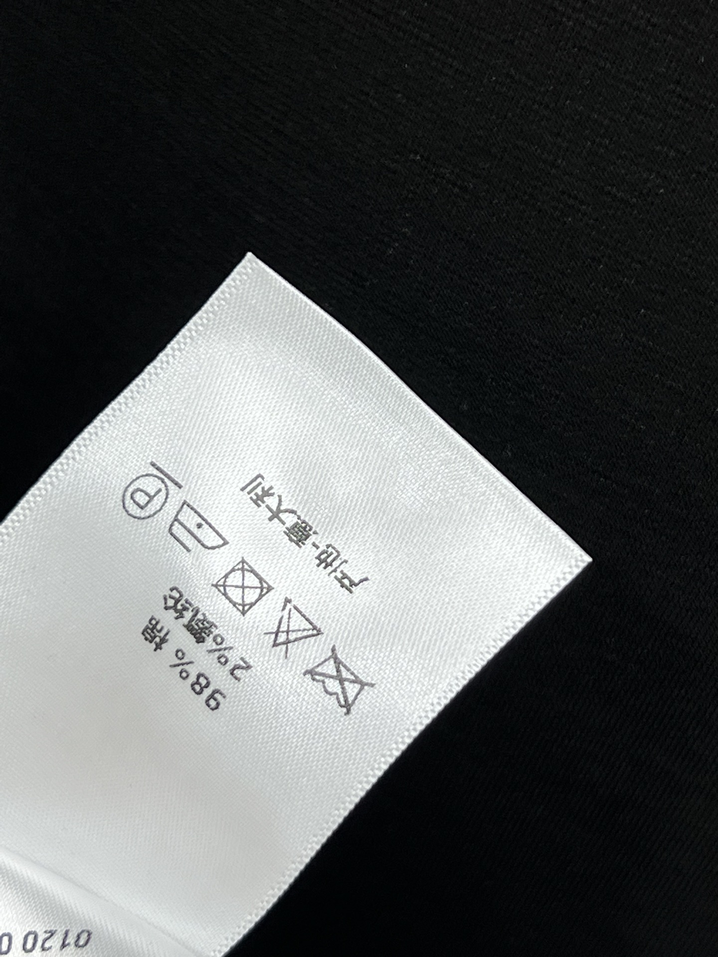 D家 25夏季新款 撞色圆领短袖连衣裙 撞色包边小圆领半排扣设计 刺绣logo点缀 彰显品牌魅力 减龄感