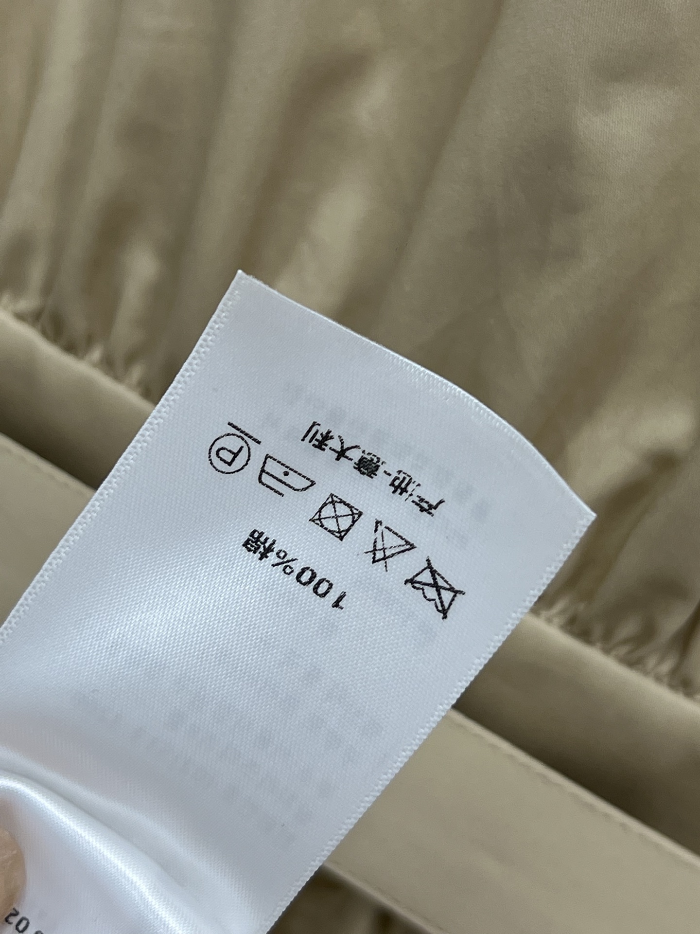 D家 25夏季新款 翻领拉链短袖连衣裙 定制五角星⭐️拉链翻领装饰 本布腰带收腰 裙型上身超级好看 属于