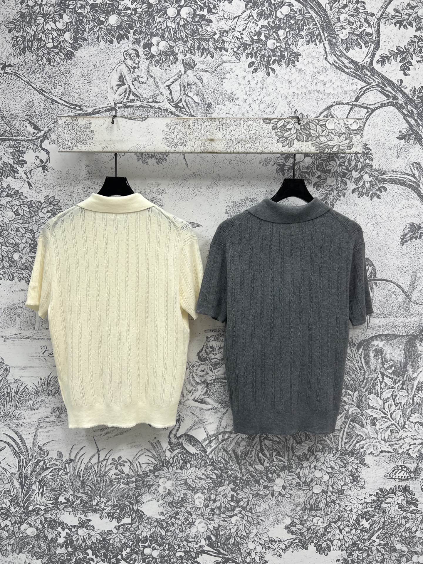 Miu 25夏季新款 提花针织系列 圆领背心上衣+Polo领短袖上衣 宽松随性的版型 上身真的非常帅气又