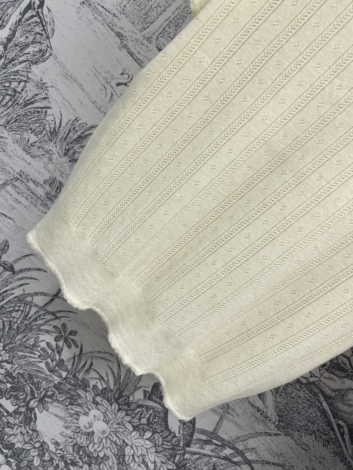 Miu 25夏季新款 提花针织系列 圆领背心上衣+Polo领短袖上衣 宽松随性的版型 上身真的非常帅气又