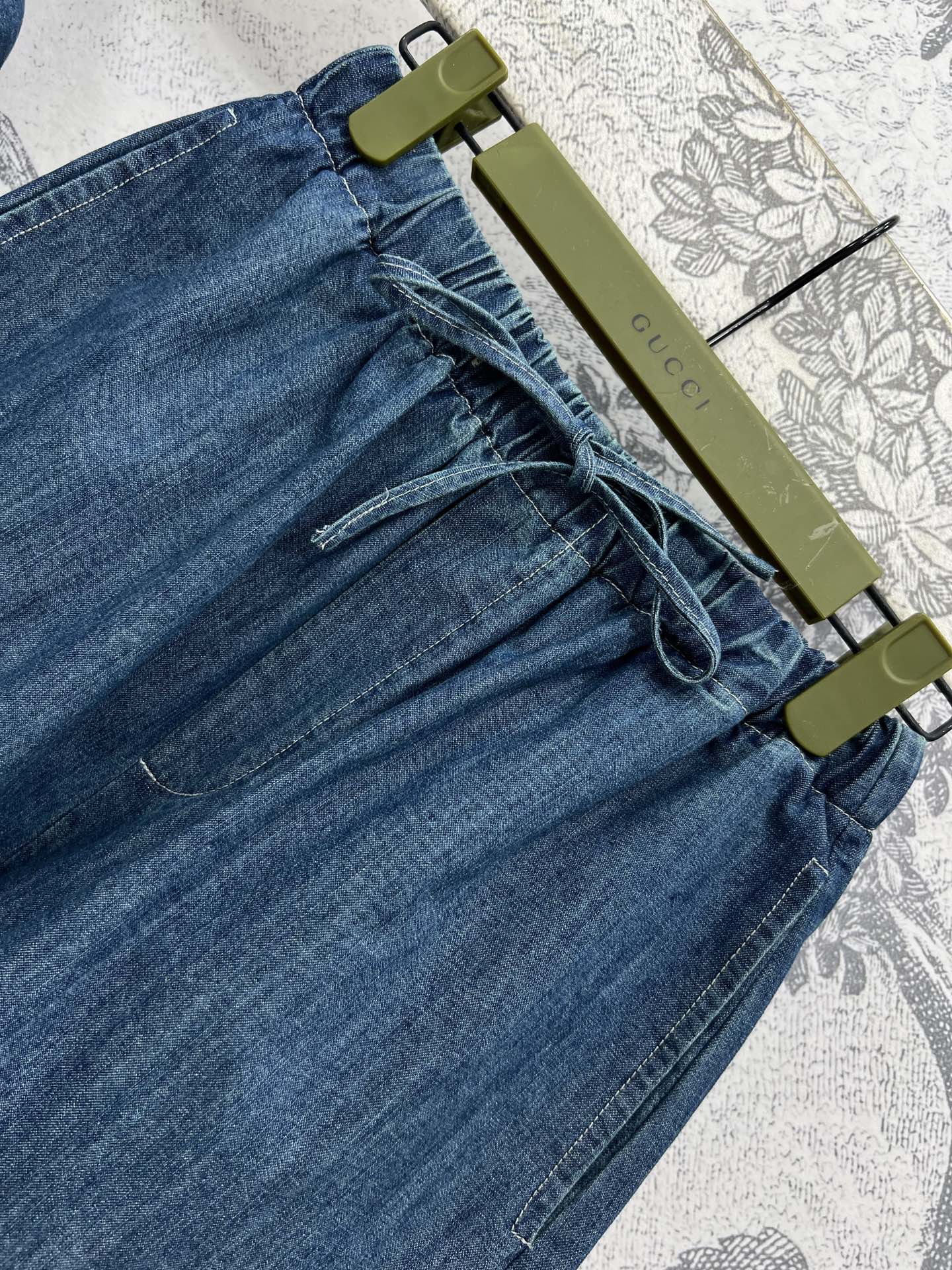 G家 25夏季新款 复古牛仔套装 圆领系带长袖衬衣+高腰短裤 成套穿 时髦感也翻倍 廓形设计衬衫 轻松藏