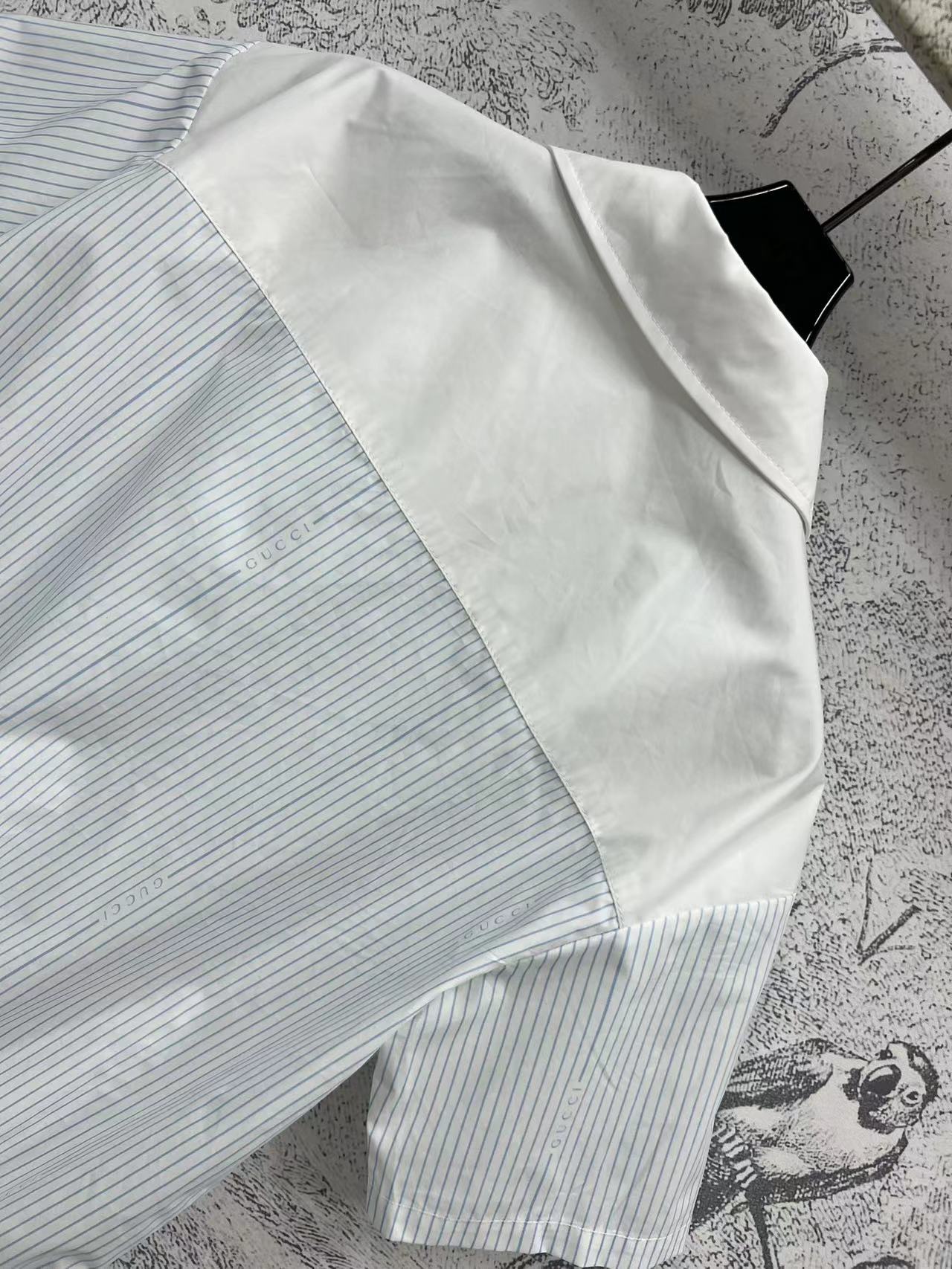 G家 25夏季新款 logo条纹系列 翻领系带短袖衬衣 定制蓝条纹logo面料 经典短袖衬衣版型 后背撞