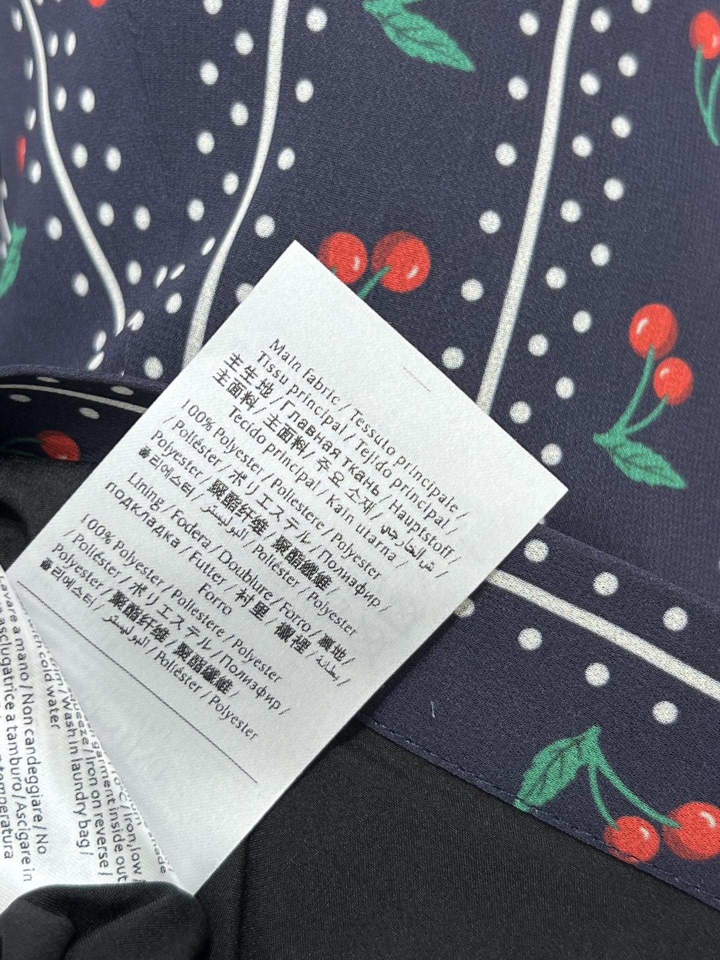 V家 25夏季新款 樱桃🍒条纹系列 荷叶边飘带设计衬衫+高腰半身裙 甜美时尚 红色樱桃🍒图案印花 小宽松