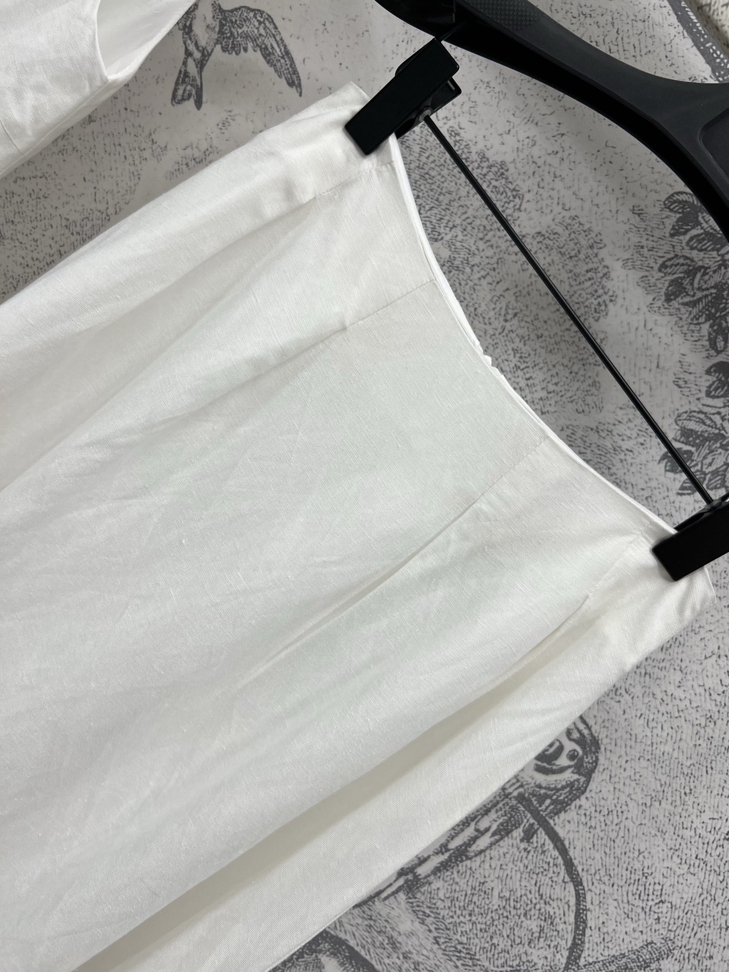 V家 25夏季新款 亚麻蕾丝花边点缀套装 背心上衣+半身裙 订制亚麻面料  小宽松版型 上身百搭不挑人 