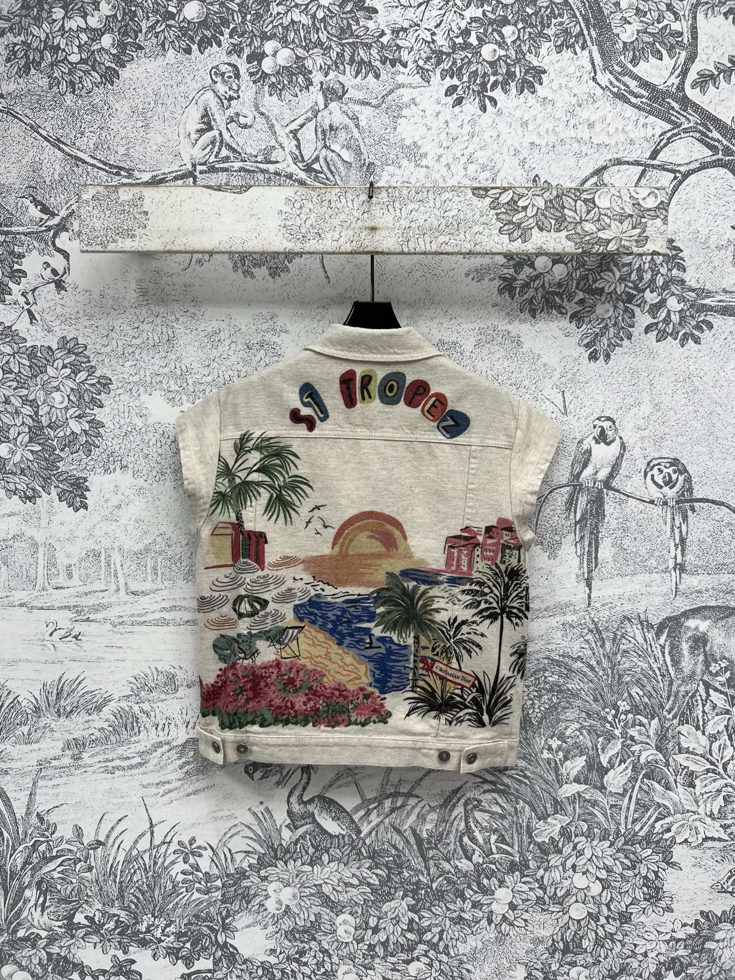 D家 25夏季新款 海滩度假⛱️印花牛仔系列 翻领飞袖外套+高腰短裤+翻领飞袖连衣裙 重工洗水工艺 复古