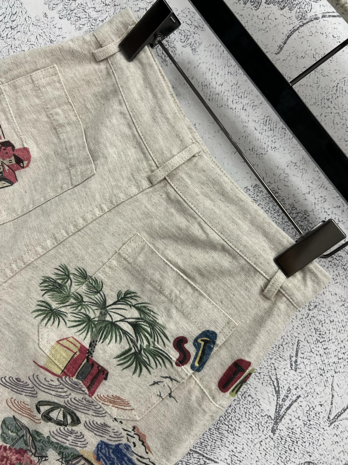 D家 25夏季新款 海滩度假⛱️印花牛仔系列 翻领飞袖外套+高腰短裤+翻领飞袖连衣裙 重工洗水工艺 复古