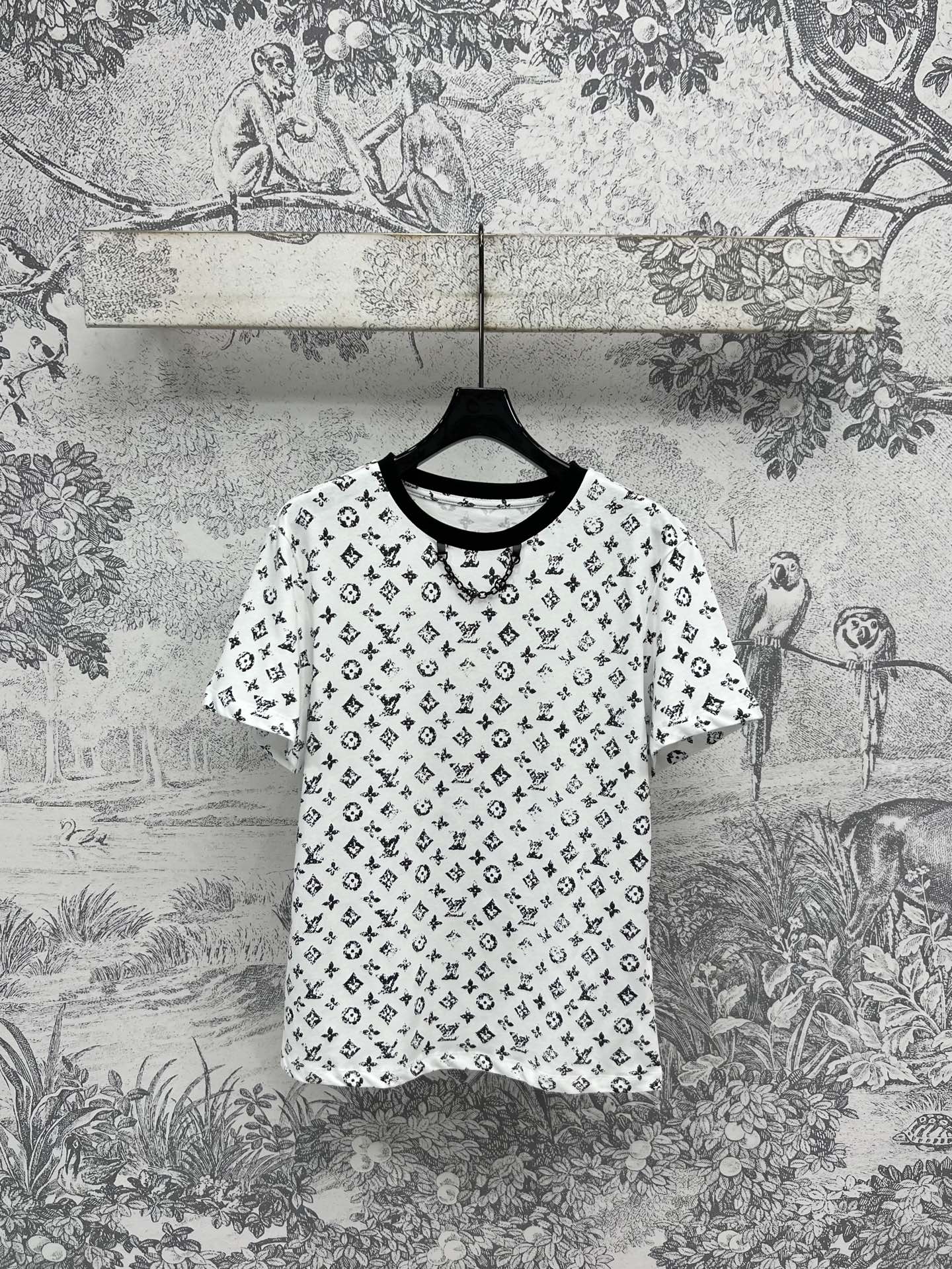 NO:437262,L Home 25 summer new style, presbyopia short-sleeved T-shirt, fashionable matching items, BF boyfriend style, a must-have classic item every year, the gradient presbyopia effect is so eye-catching, it is fashionable to match with various coats, everyday wear and matching is unlimited, it will reduce age when worn. Two colors and three codes SML,,louis vuitton, jackets & coats,T-shirt,tees,t-shirt,alexander wang19860909L家 25夏季新款 老花短袖T恤 时髦搭配单品 妥妥的BF男友风 每年必备的经典单品 渐变的老花效果太吸睛了 搭配各种外套都是加分时髦 日常穿着搭配无局限怎么穿都很减龄 两色三码 SML,,louis vuitton,jackets & coats,T-shirt,tees，t-shirt,alexander wang,Women's clothing