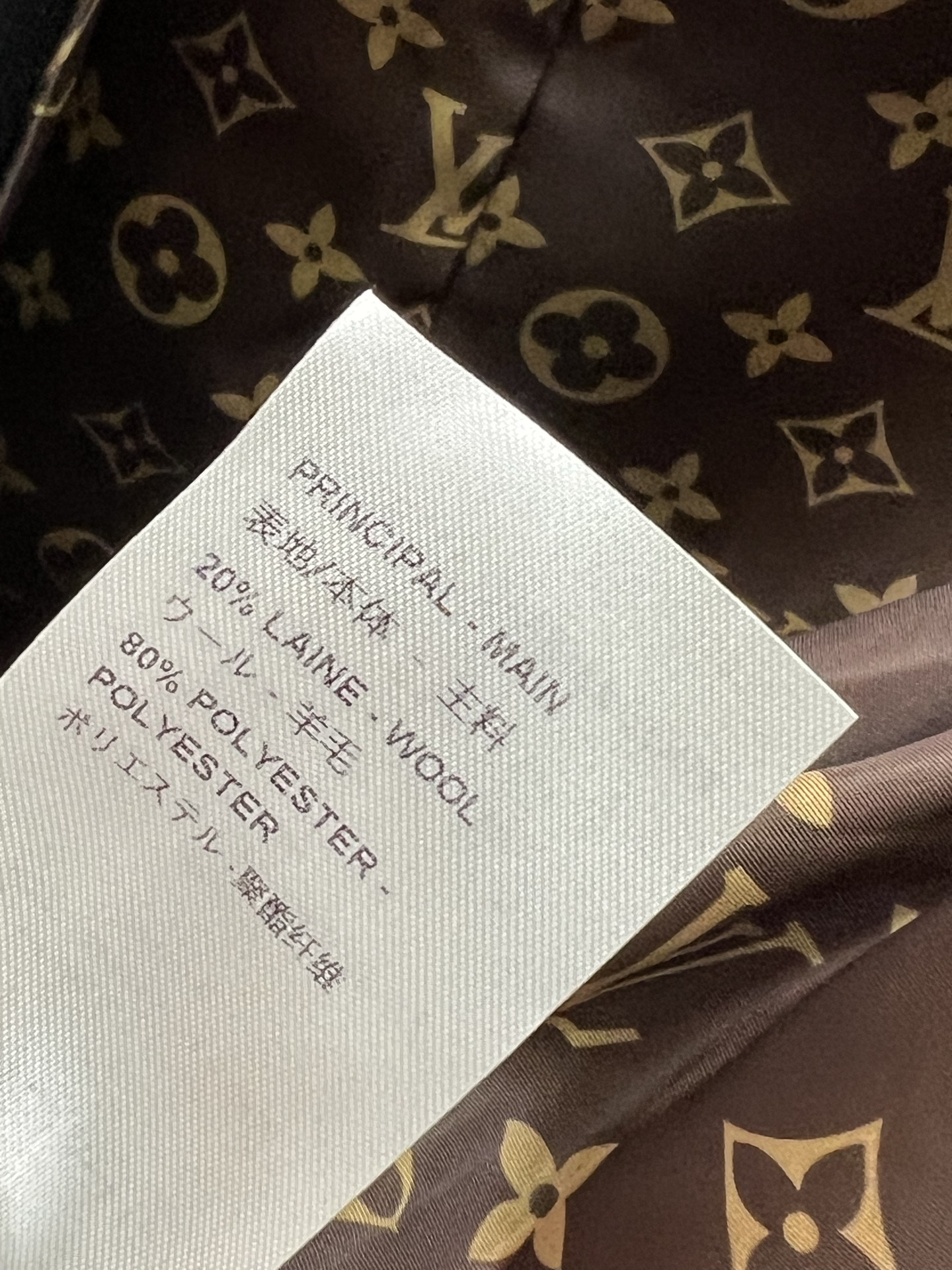 L家 25早秋新款 立领羊毛短款西装外套 满满的复古典雅大气感 开模定制logo五金扣装饰 经典老花内衬