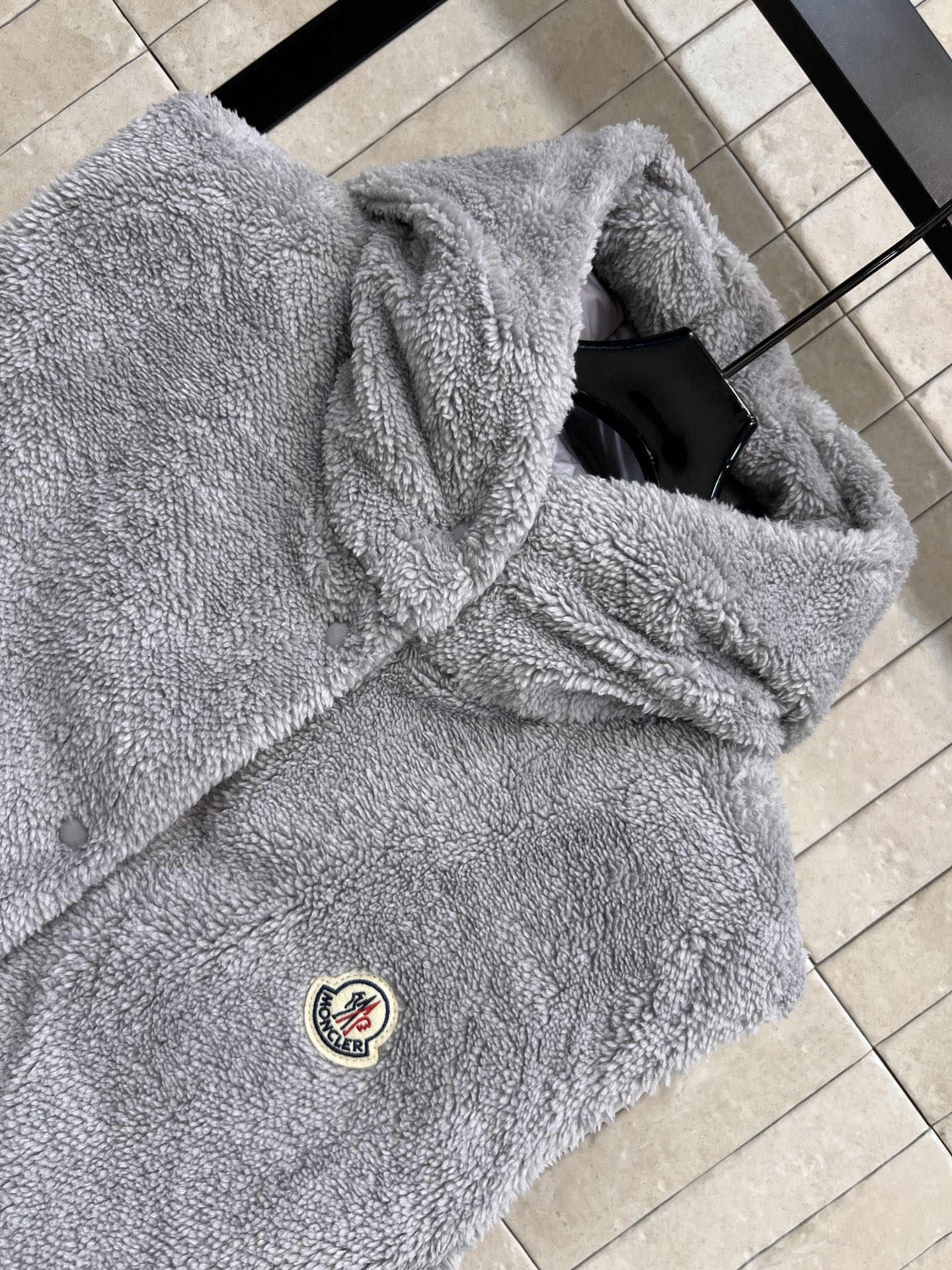 M家25早秋新款 毛毛拼接连帽羽绒马甲 造型时髦的单品搭配 毛绒与羽绒拼接 字母logo按扣+双向拉链装