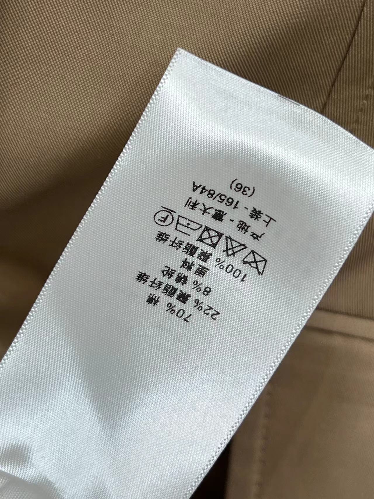 D家 25早秋新款 一体式紧身胸衣长款风衣  可拆卸束身衣设计 温柔高级显气质  精选纯棉面料打造 力挺