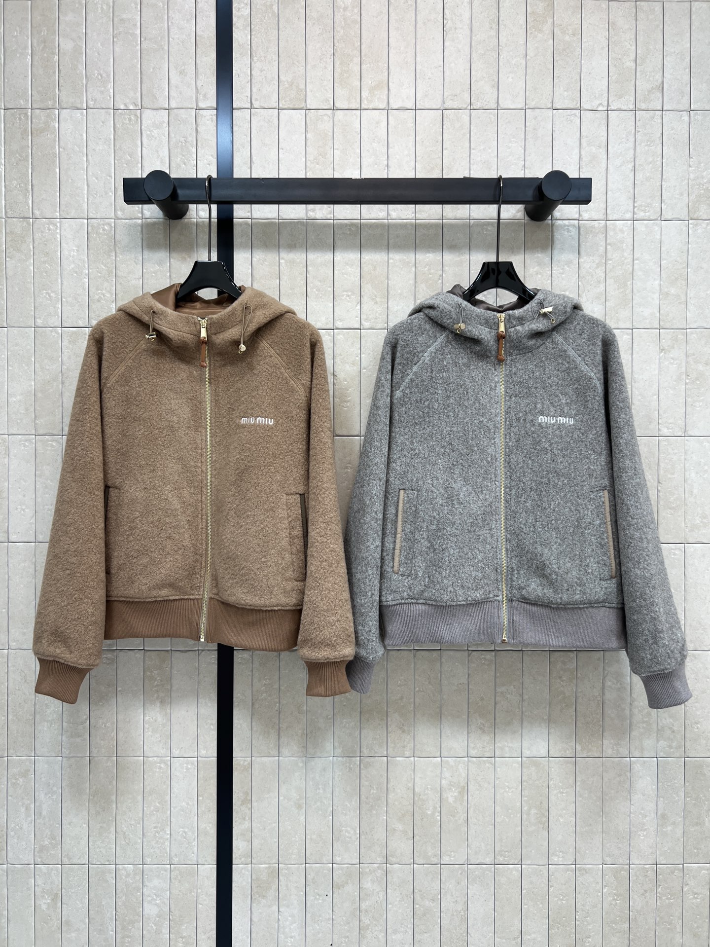 MIU家 25秋冬新款 毛绒连帽拉链卫衣外套 柔软材质超舒服 秋冬穿刚刚好！拉链开合+连帽设计 实用又时