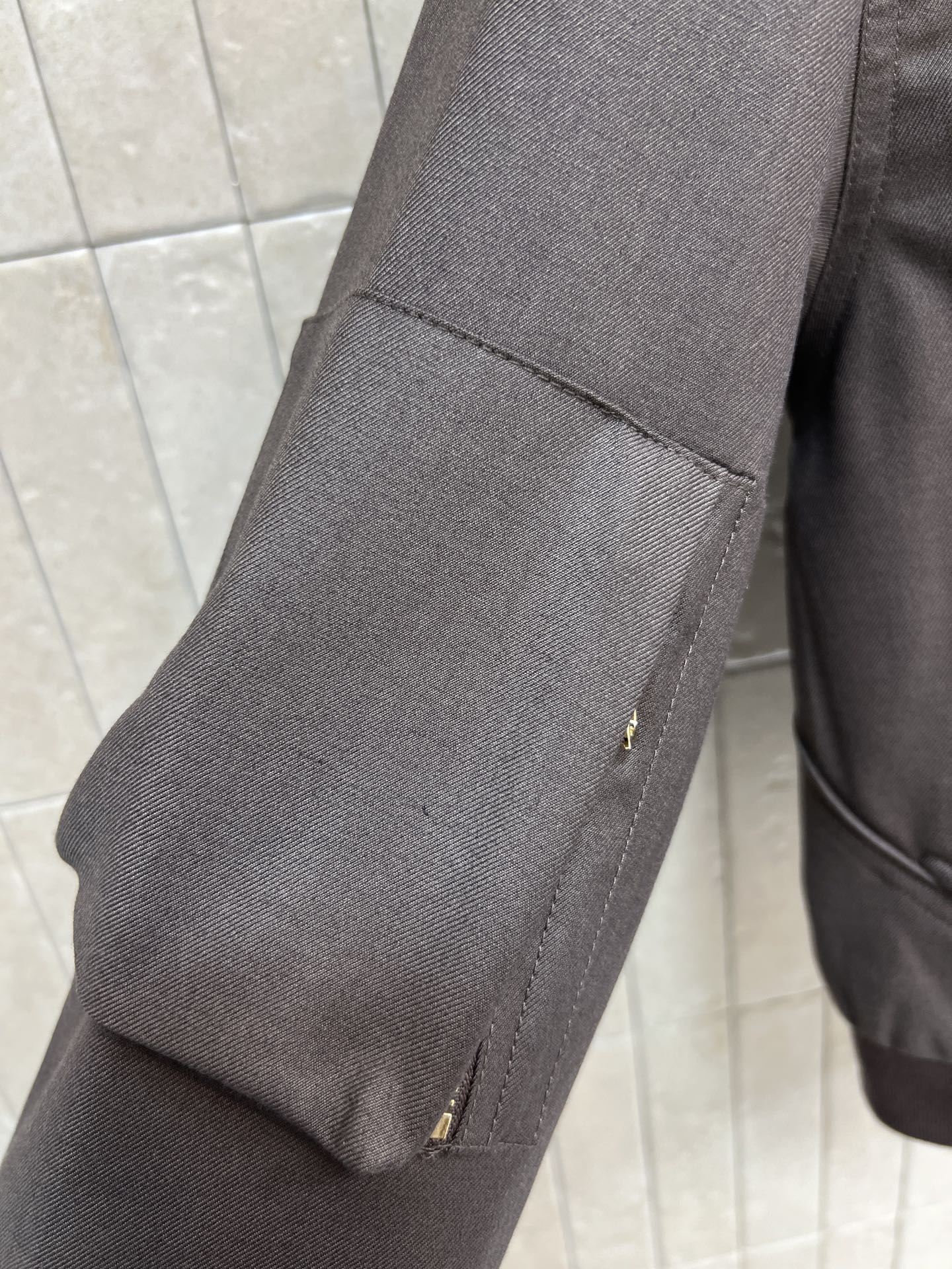 MIU家 25秋冬新款 飞行员夹克外套 刺绣logo标识点缀低调奢华 减龄学院风百搭不挑人 气质时髦帅气