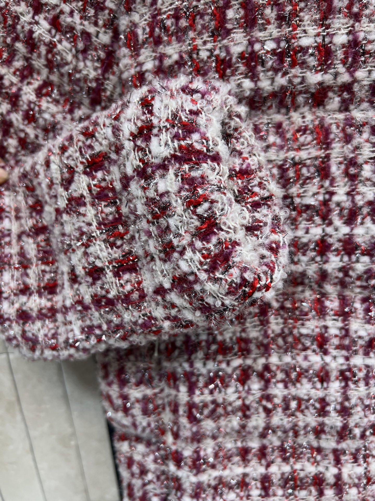 M家 25秋冬新款 粗花呢连帽羽绒服 采用粗花呢编织 红白格纹+黑白格纹/两色 复古小香风感满满 短款设