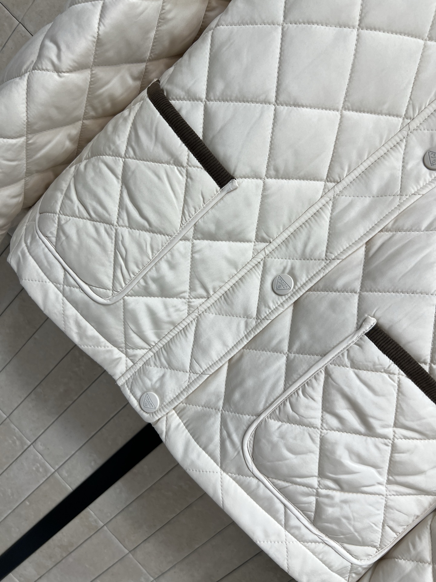 PD家 25秋冬新款 灯芯绒翻领菱格棉服 经典菱形绗缝+高品质羽绒填充 保暖力满分！外层轻盈防风 秋冬穿