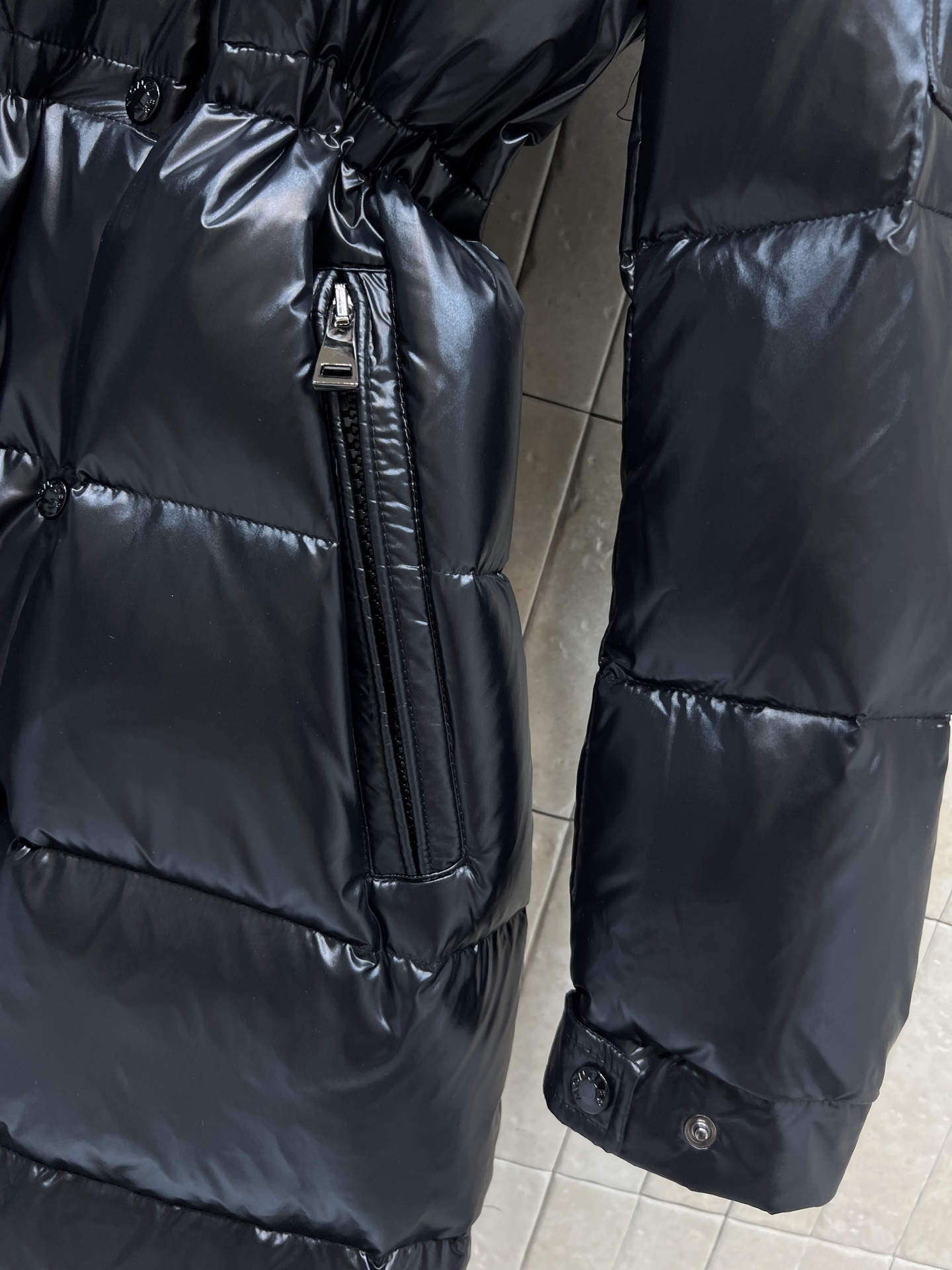 蒙口 25秋冬新款 连帽立领长款羽绒服 面料高级有质感 高领设计防风 大帽子可拆卸 保暖更全面 蚕形版型