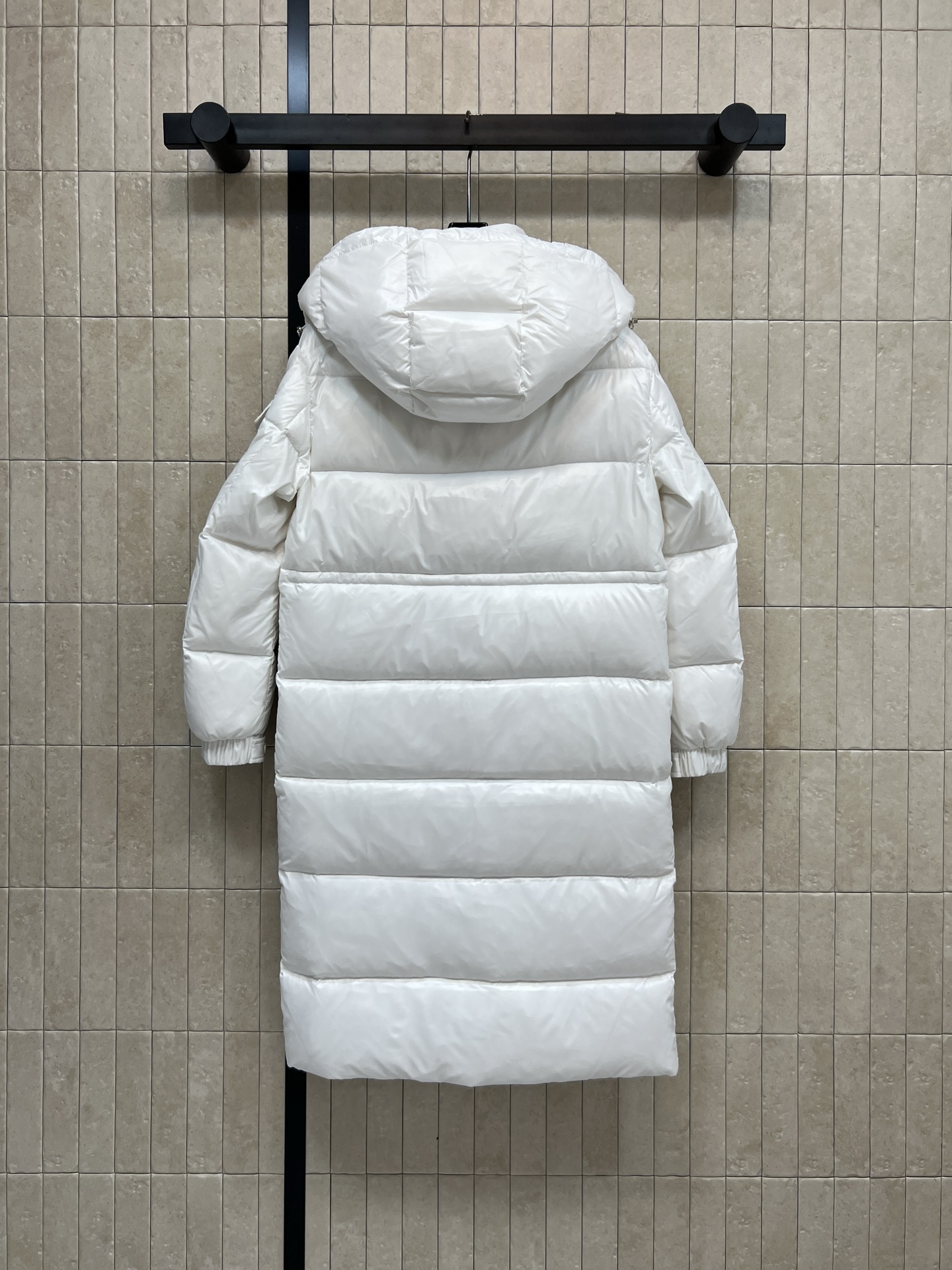 蒙口 25秋冬新款 连帽立领长款羽绒服 面料高级有质感 高领设计防风 大帽子可拆卸 保暖更全面 蚕形版型