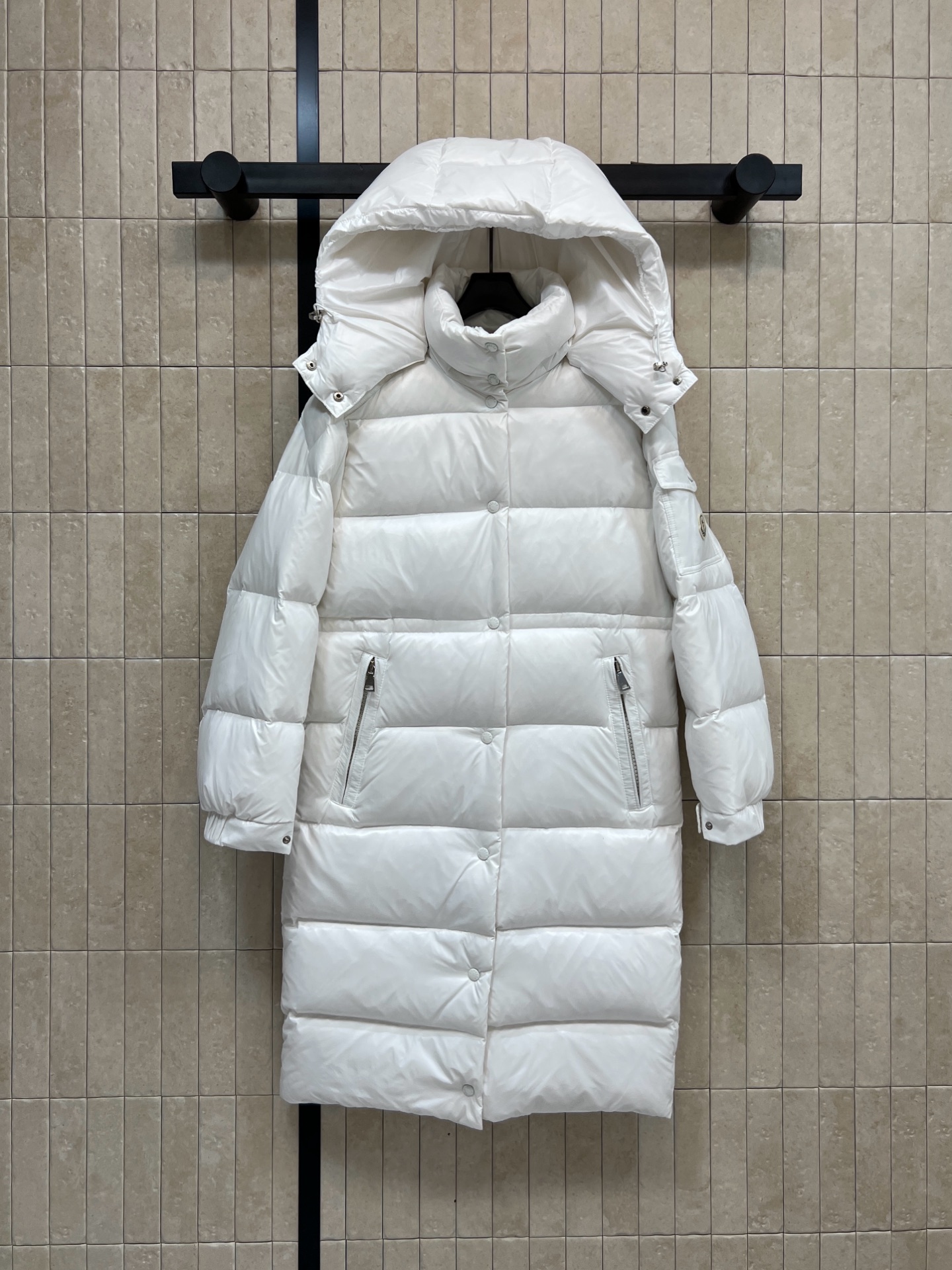 蒙口 25秋冬新款 连帽立领长款羽绒服 面料高级有质感 高领设计防风 大帽子可拆卸 保暖更全面 蚕形版型